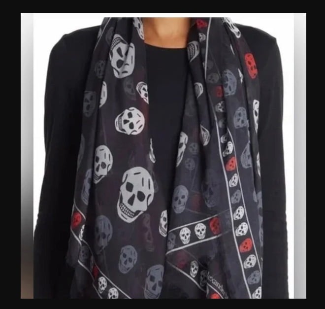 Alexander McQueen Multi-Skull Scarf 54 x 54 NWT
