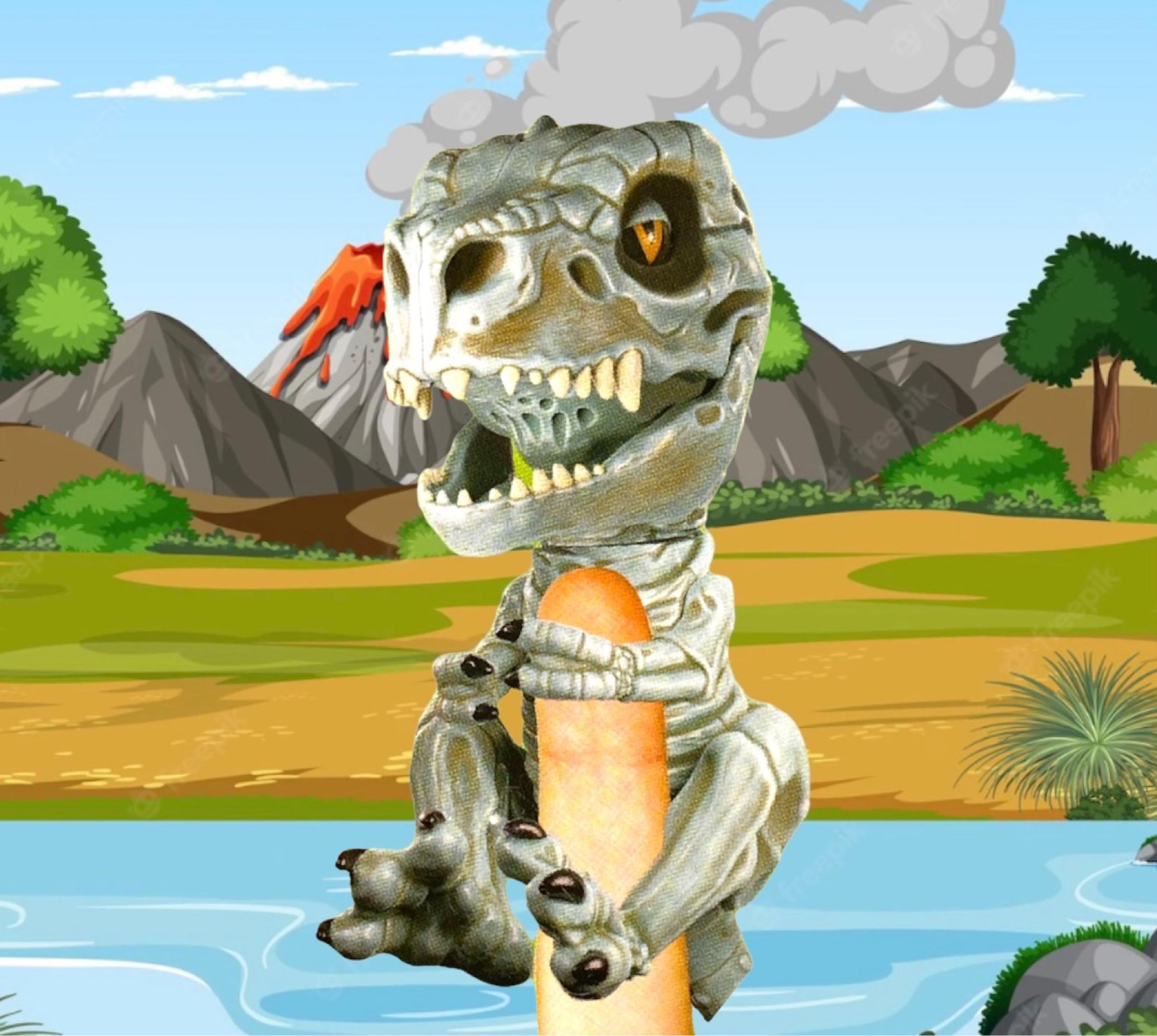 Fingerlings Untamed Ferocious Bonehead TRex Doom Interactive Pet Dinosaur Toy