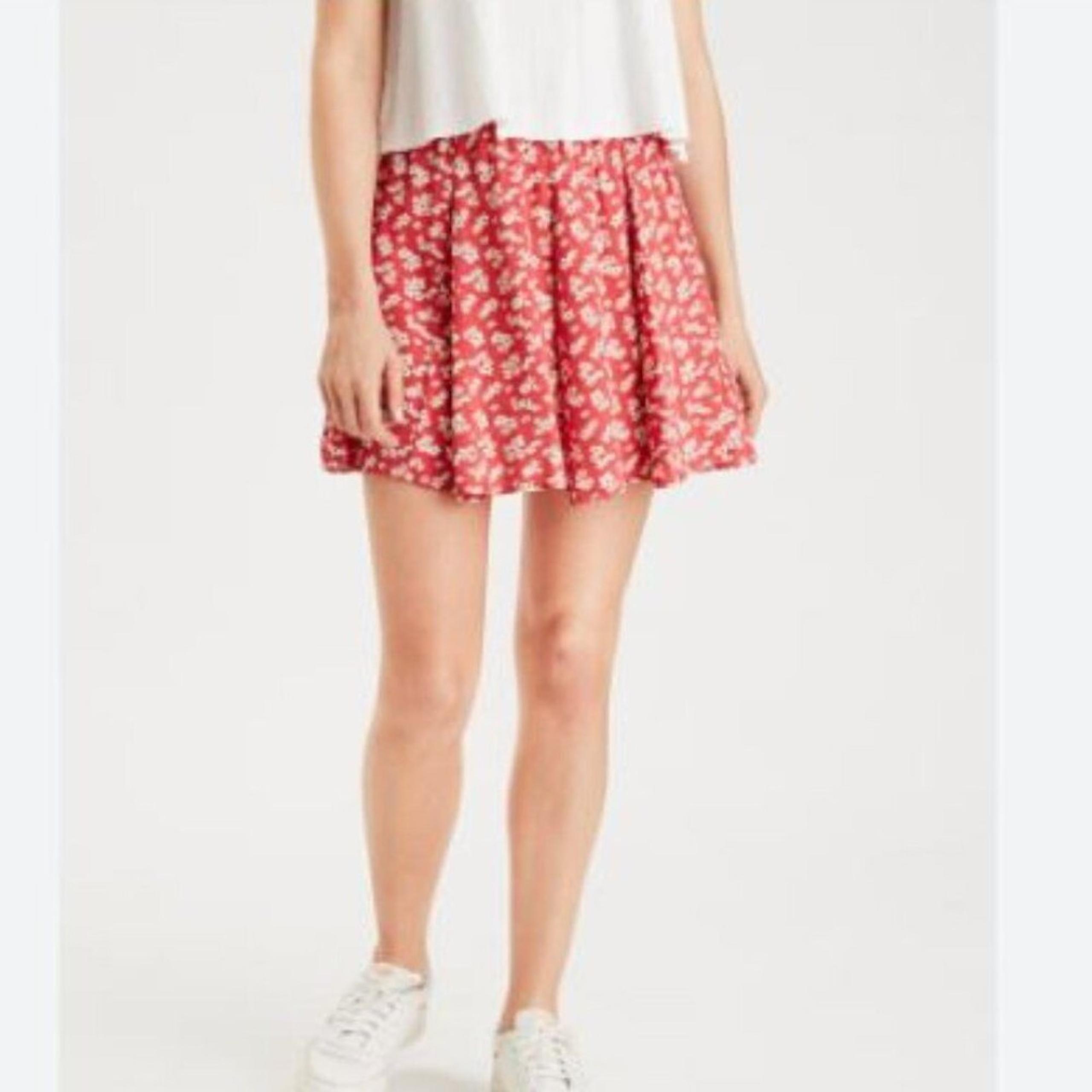 American Eagle Floral Flutter A Line Circle Skater Mini Skirt Size M Pink Ivory