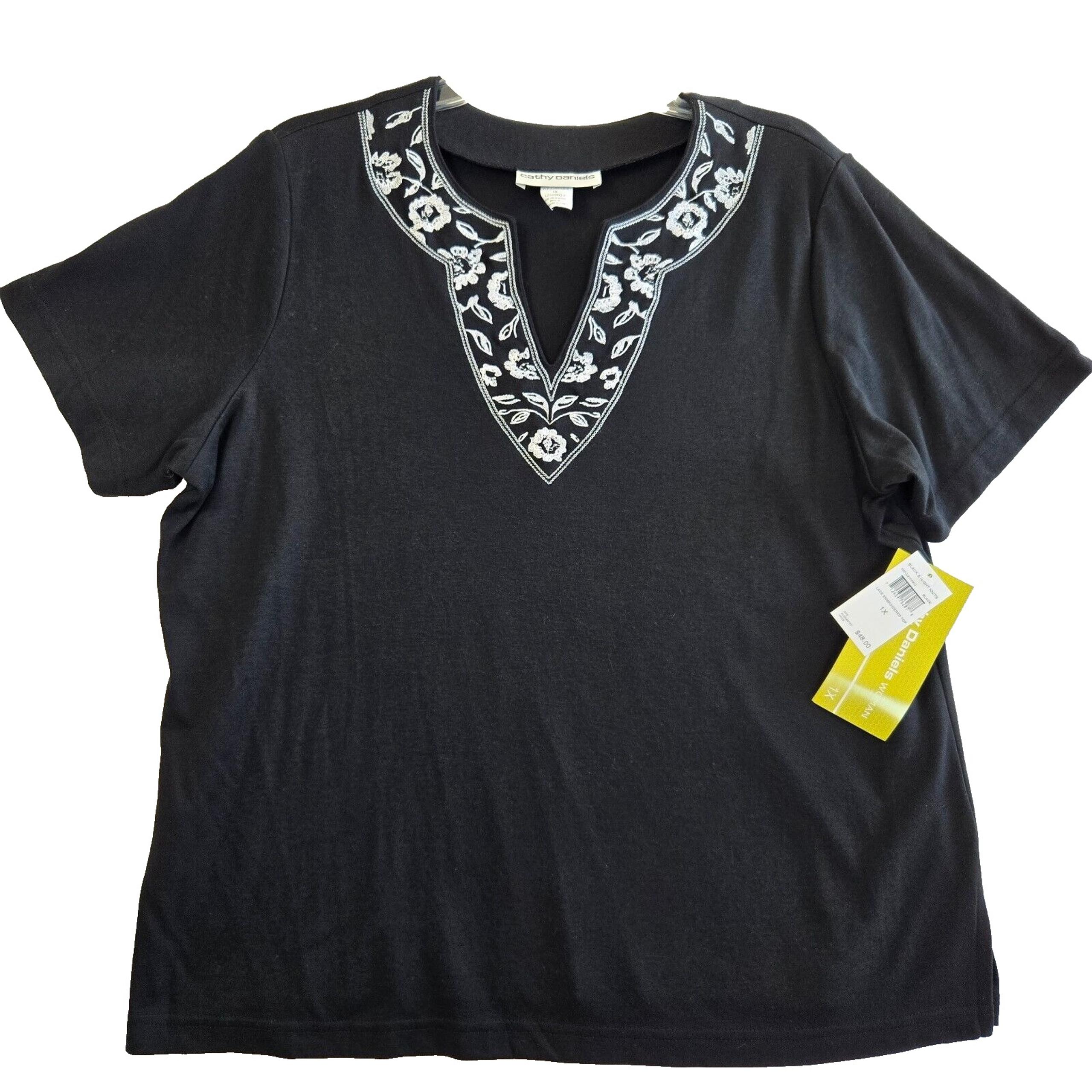 NEW Cathy Daniels Womens Size 1X  Short Sleeve Black Pullover Embroidered Detail