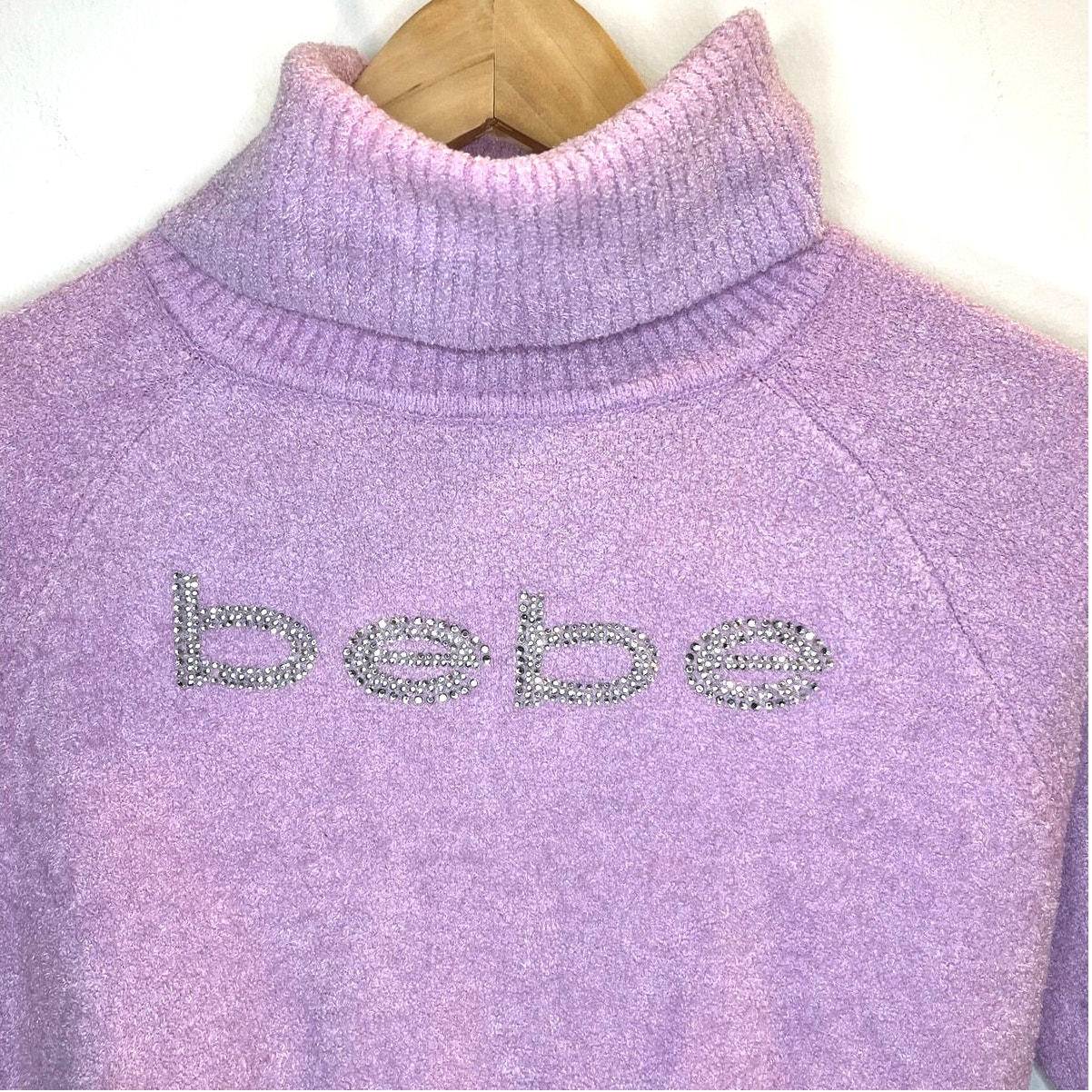 Bebe Women's Purple Long Sleeve Turtleneck Sweater Size L Logo Spell Out Y2K