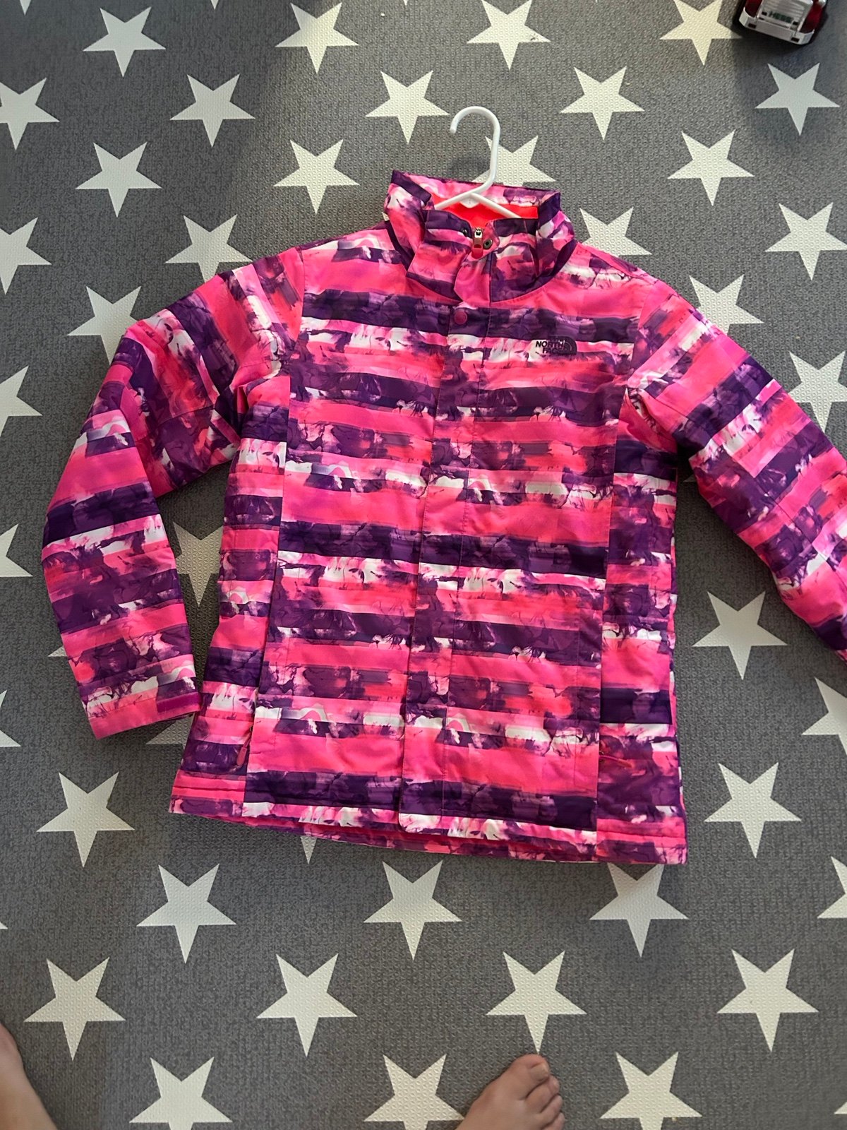 The north face woman’s ski/ snowboard jacket