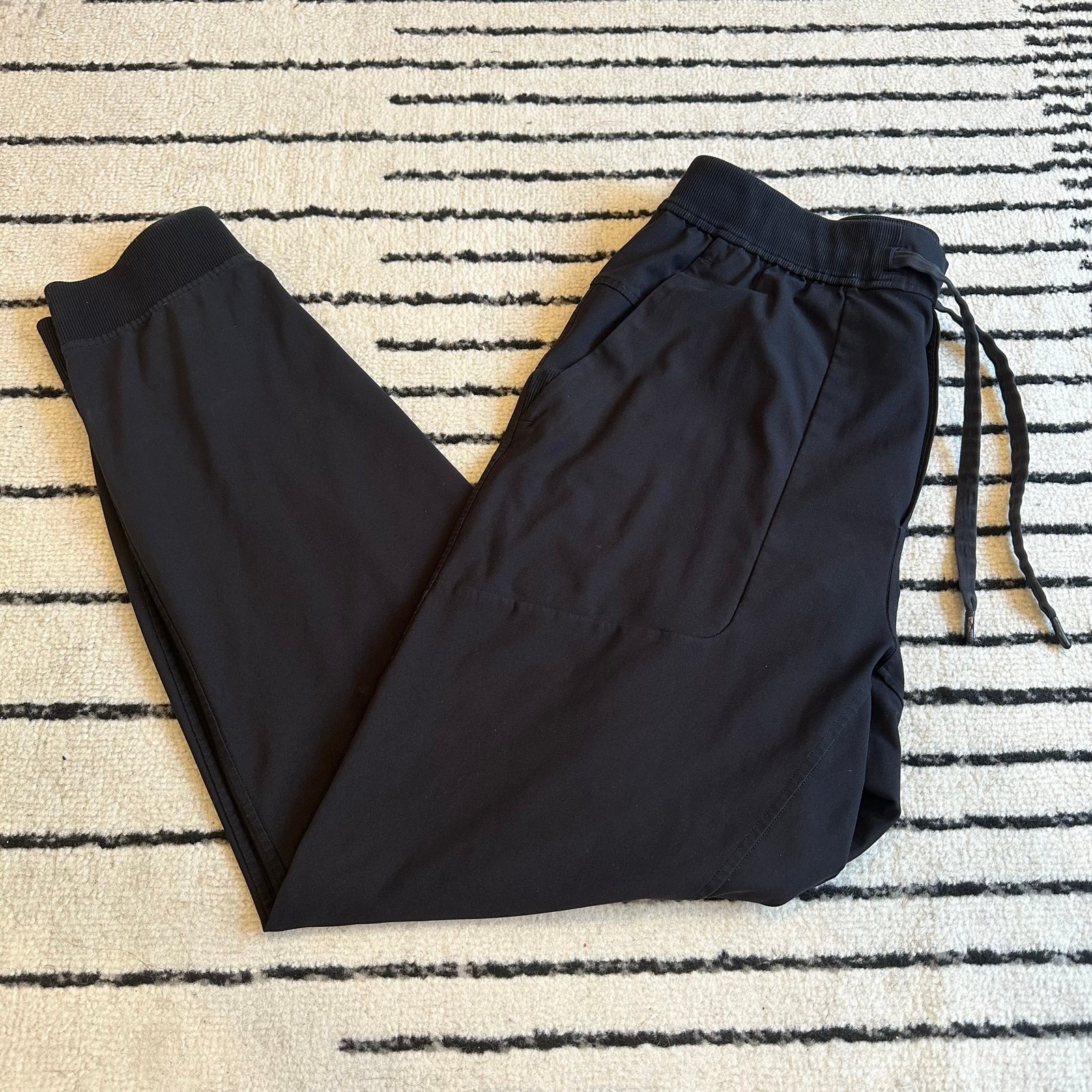 Lululemon Men's ABC Jogger Pants Black Size Large *FLAW*