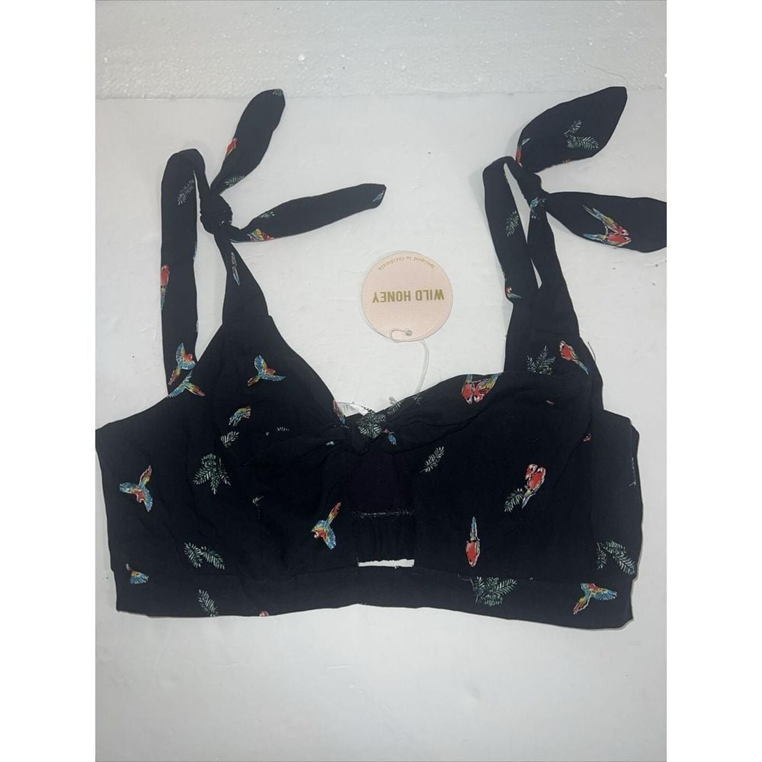 Wild Honey Black W Parrots Crop Top Size Médium
