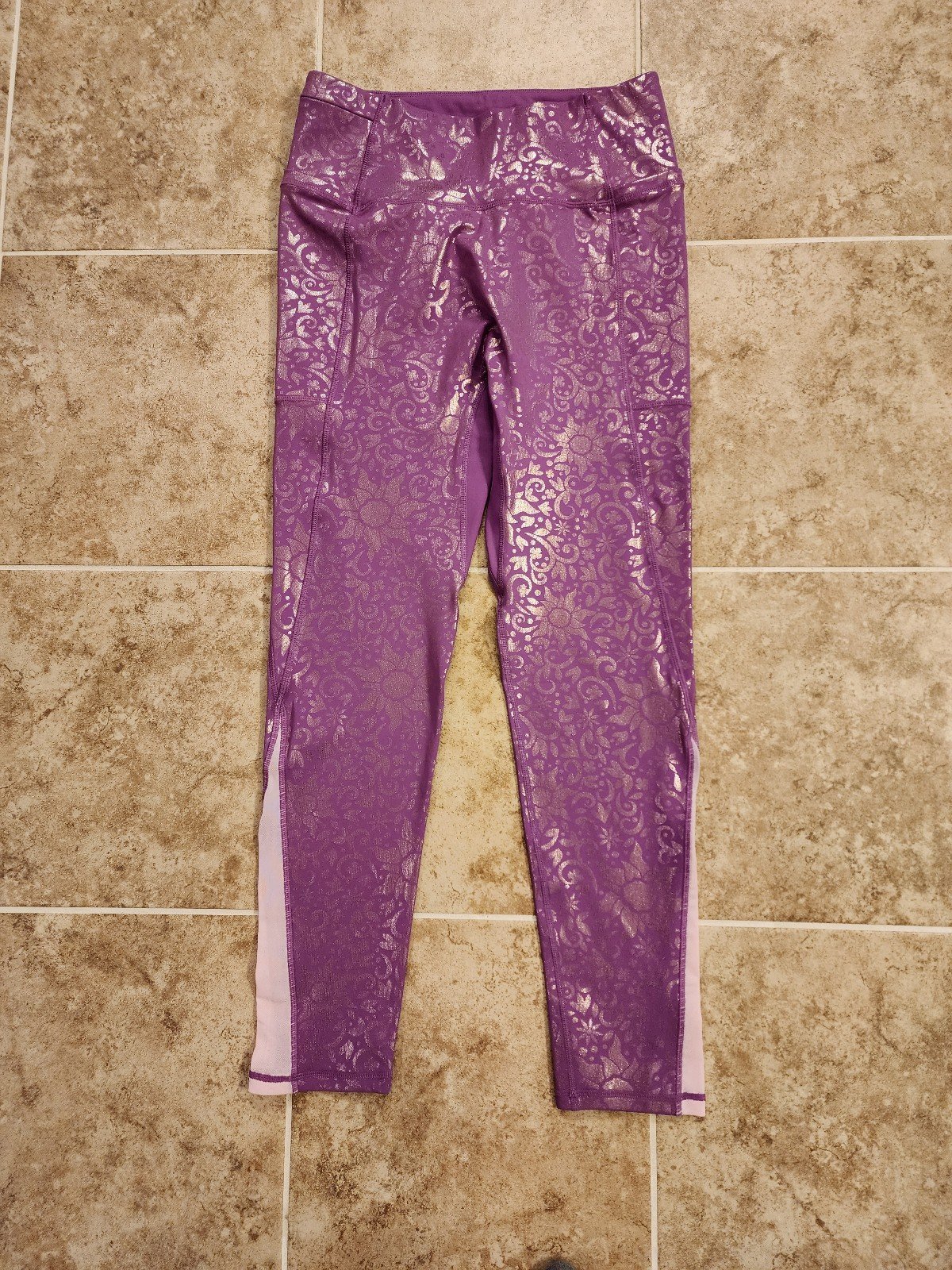 Crowned Athletics Golden Dreamer Leggings, Size Large