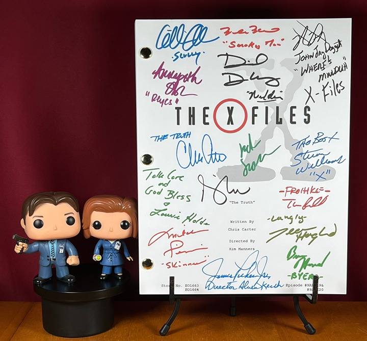 The X-Files Script Signed- Series Finale- Autograph Reprints- Mulder & Scully