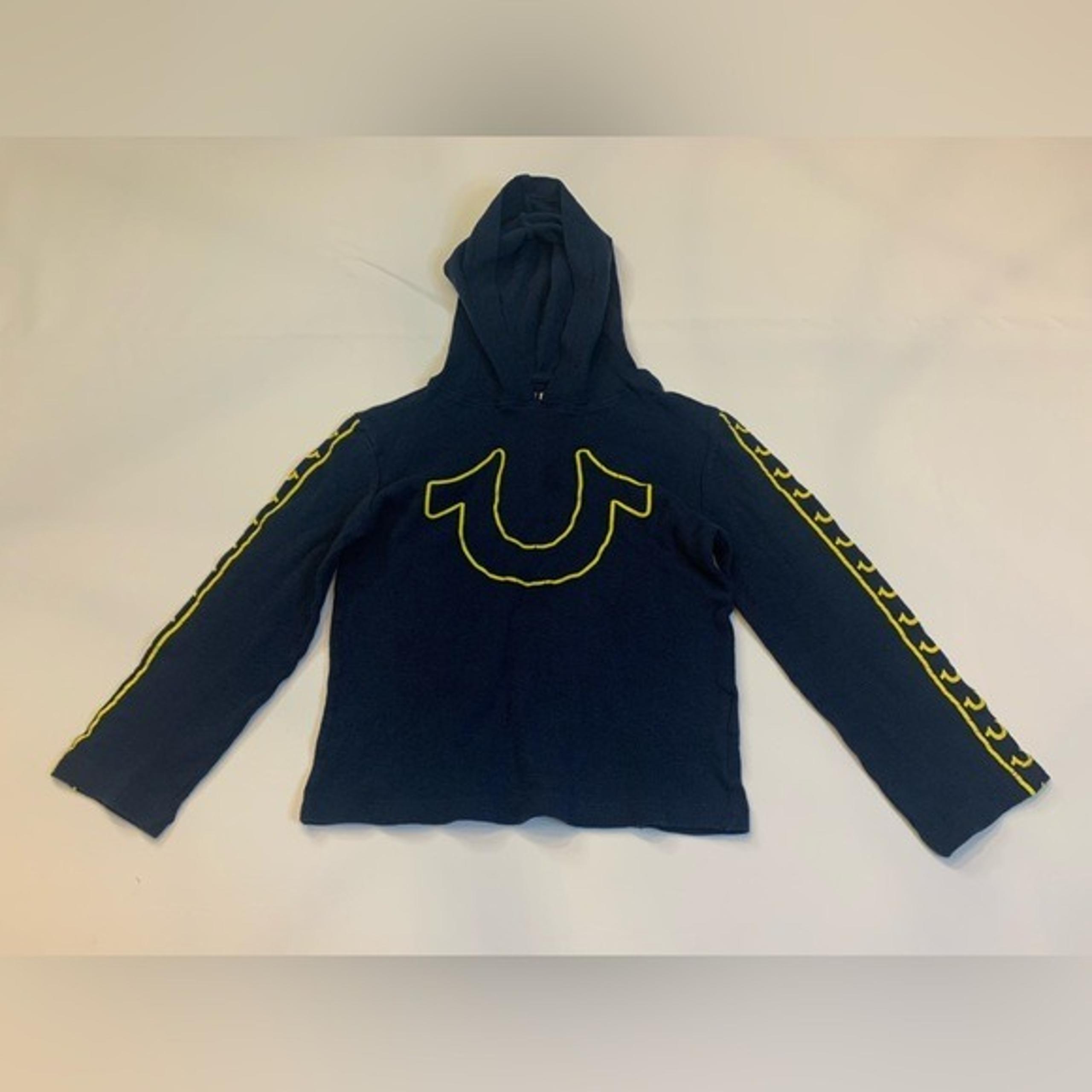 True Religion boys size 6, navy and yellow, hoodie shirt (B)