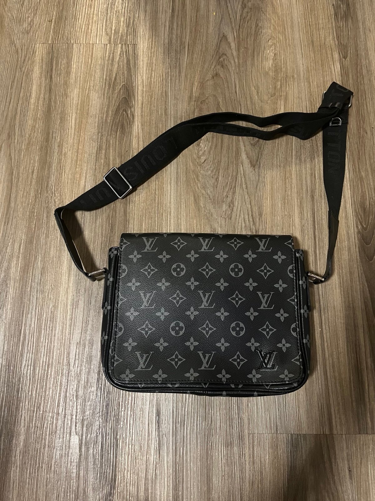 Louis Vuitton Messenger Bag Monogram Eclipse Canvas