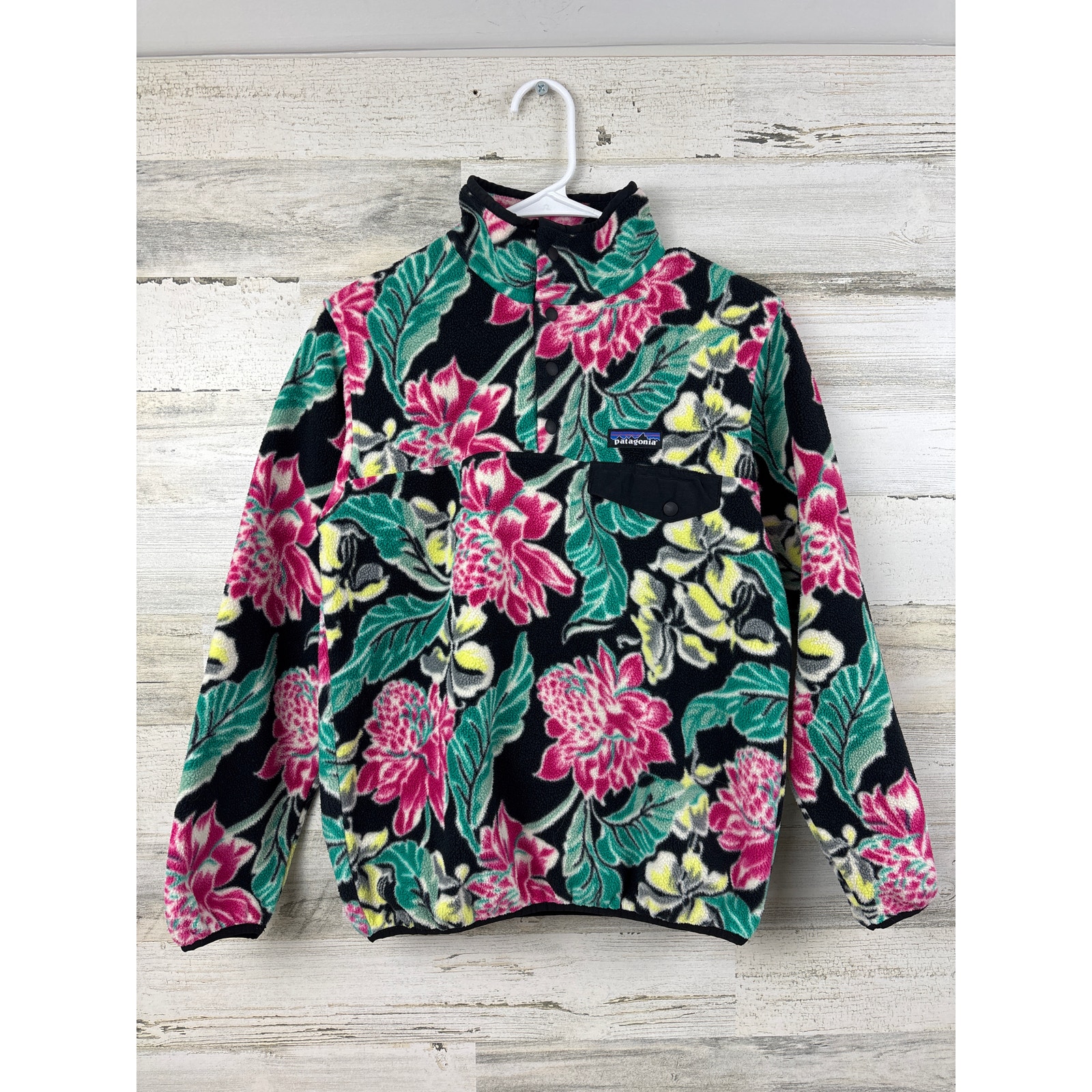 Patagonia womens xtra small Synchilla Manoa Floral Snap T Fleece pullover