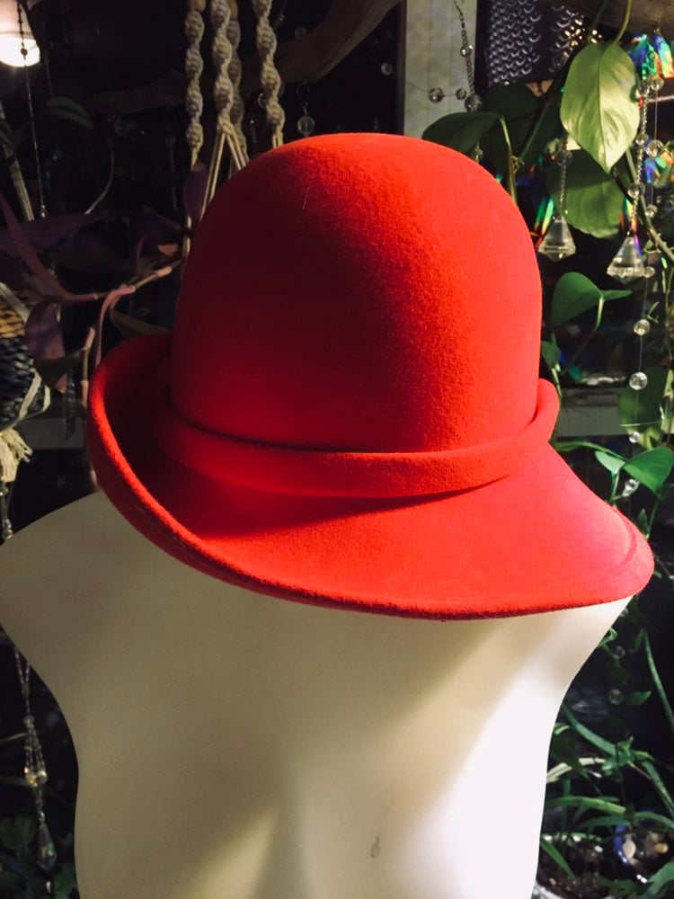 Vintage red-orange wool hat with black horse hair & feathers