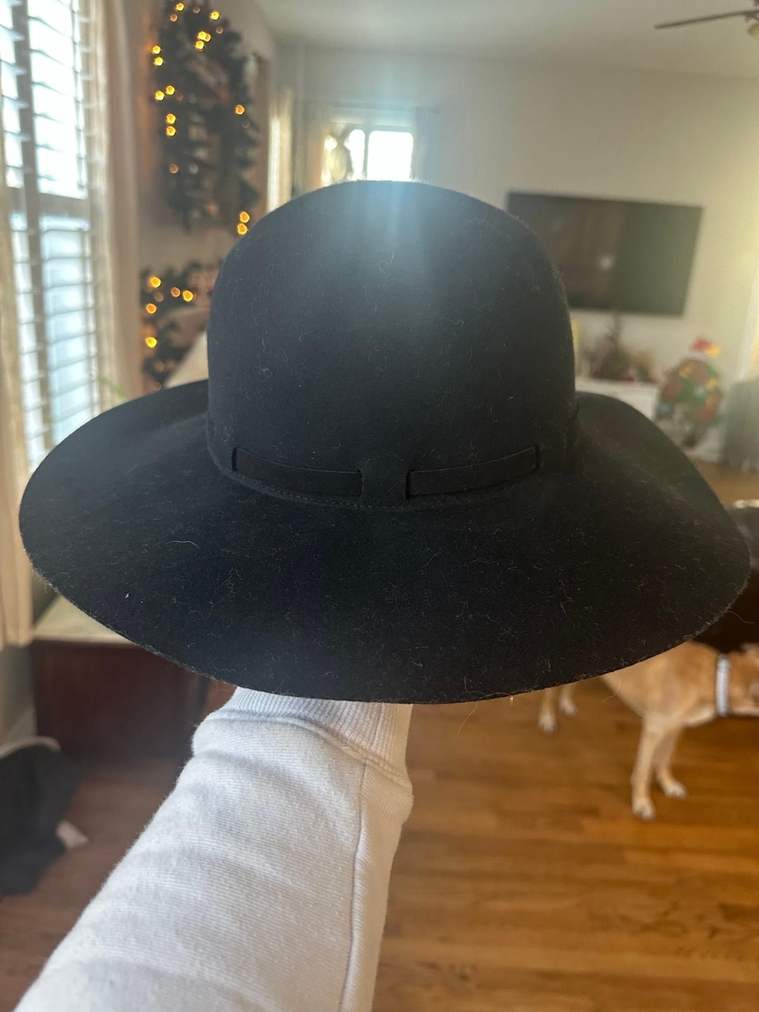 100% Wool American Eagle Women’s Hat