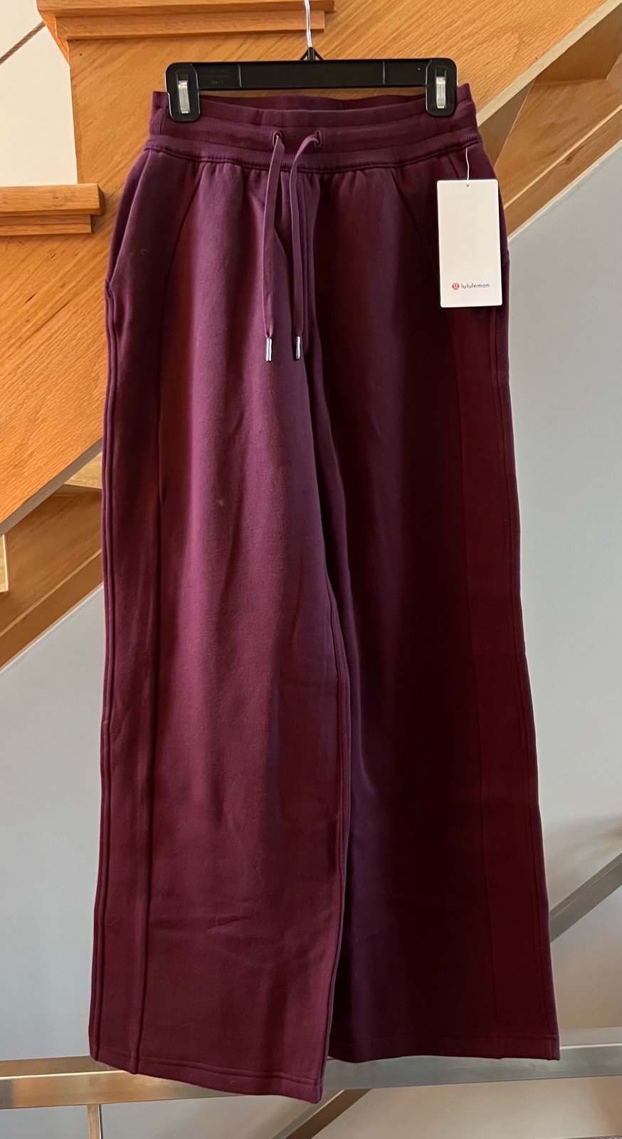 Lululemon Scuba Mid-Rise Wide-Leg Pant Regular ~ Sz XS ~ Garnet