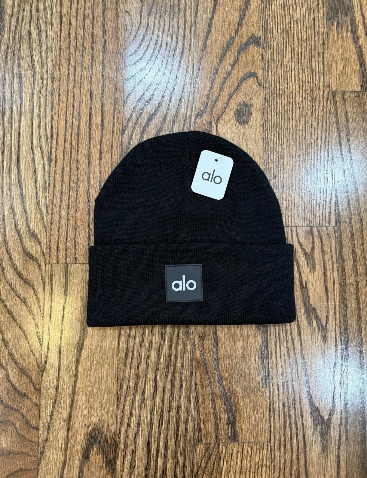 Alo Everyday Beanie NWT rubber patch ALO logo