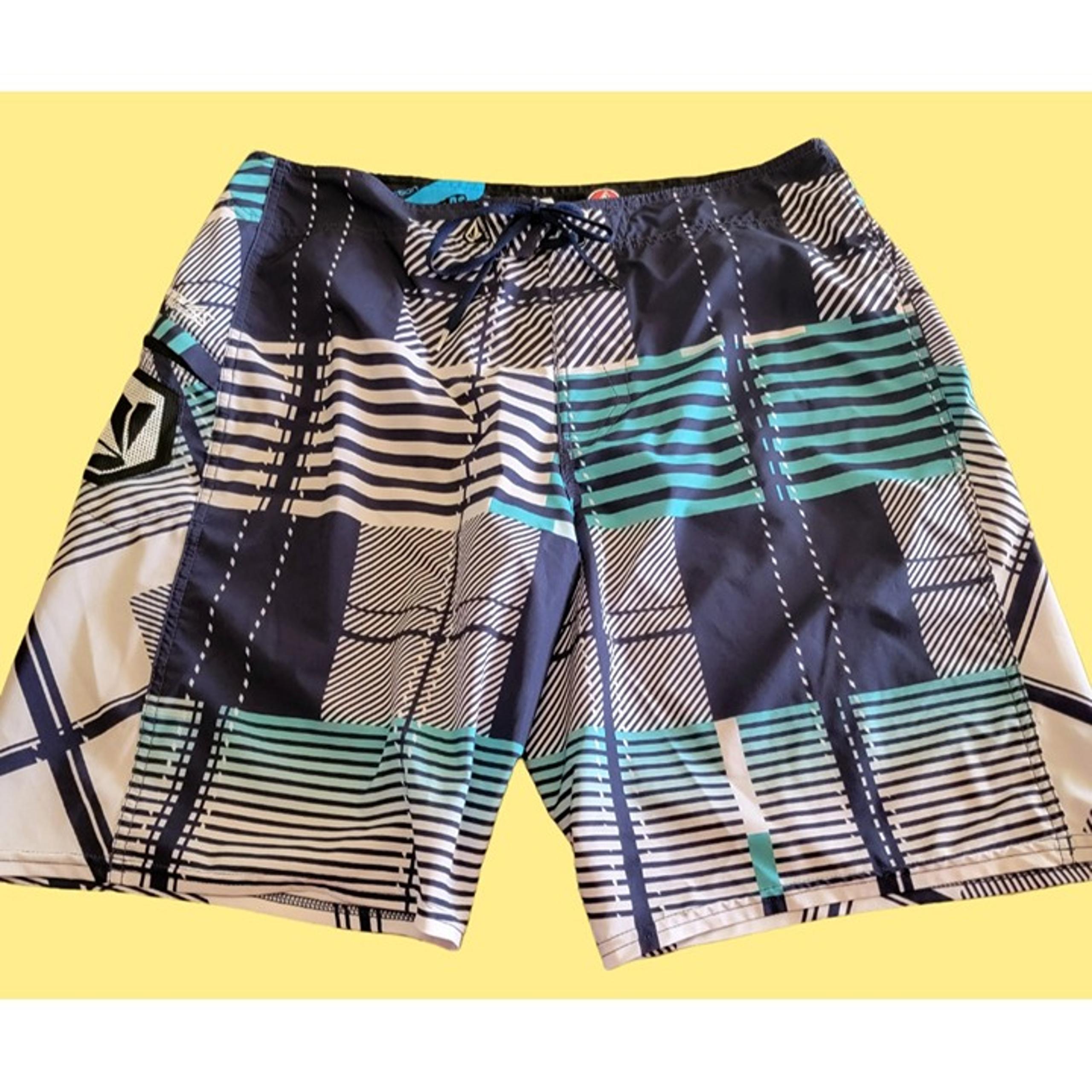 Volcom Board Shorts Gunshot Size 38 mens 4 way stretch plaid retro drawstring