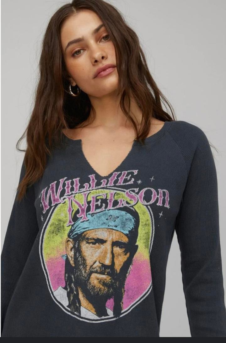 Daydreamer Willie Nelson Graphic Top NWOT