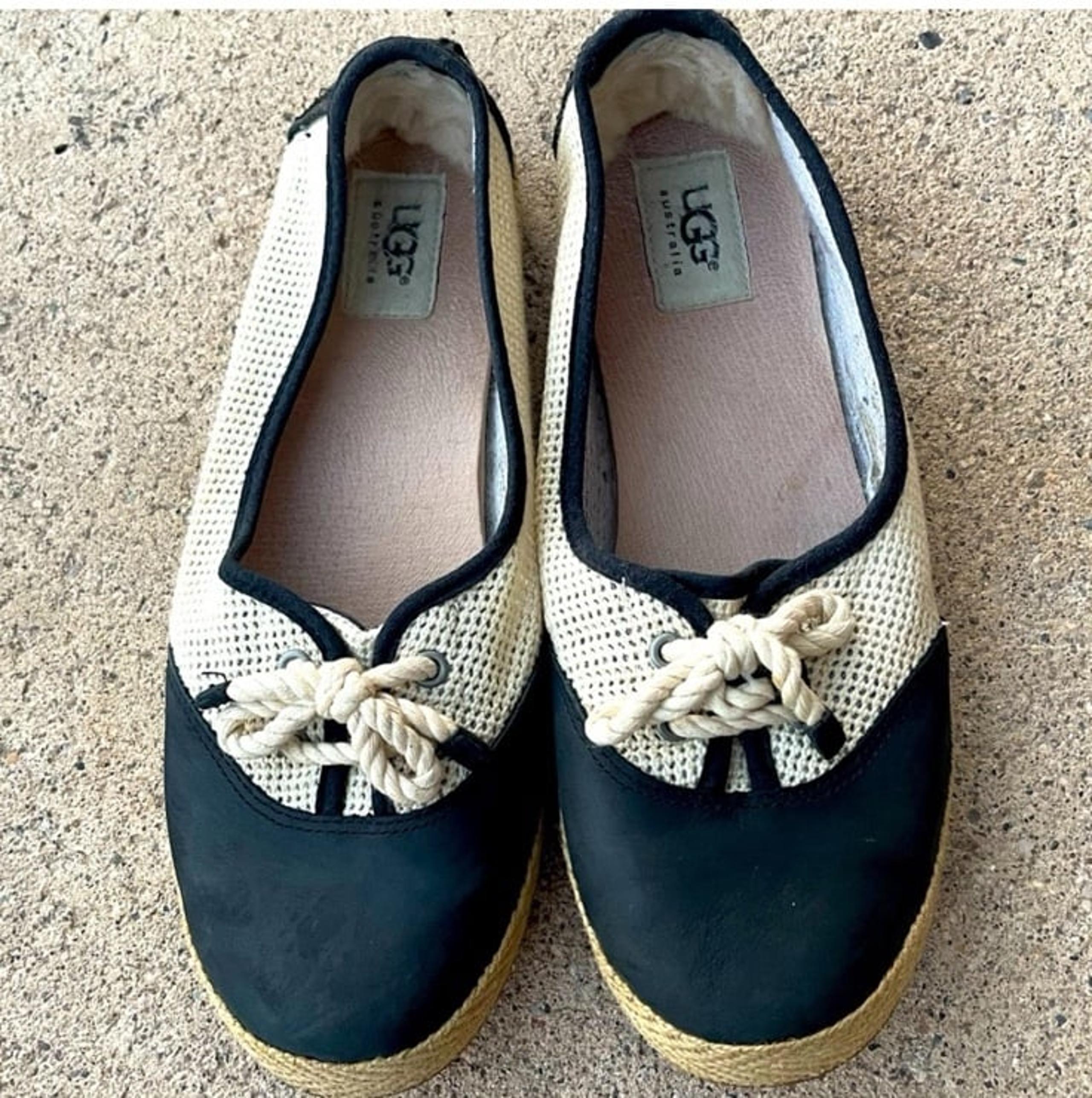 UGG Australia Catrin Crochet Flats Cream/Black Women's Size 9