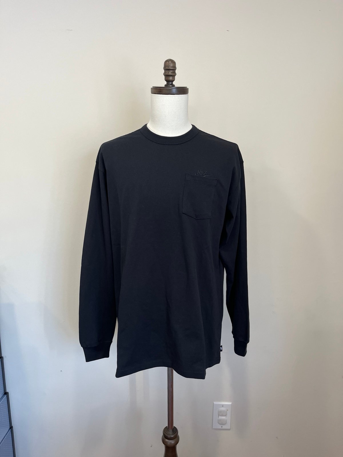 Nike Sportswear Premium Essentials Long-Sleeve Pocket T-Shirt Men’s M-Tall
