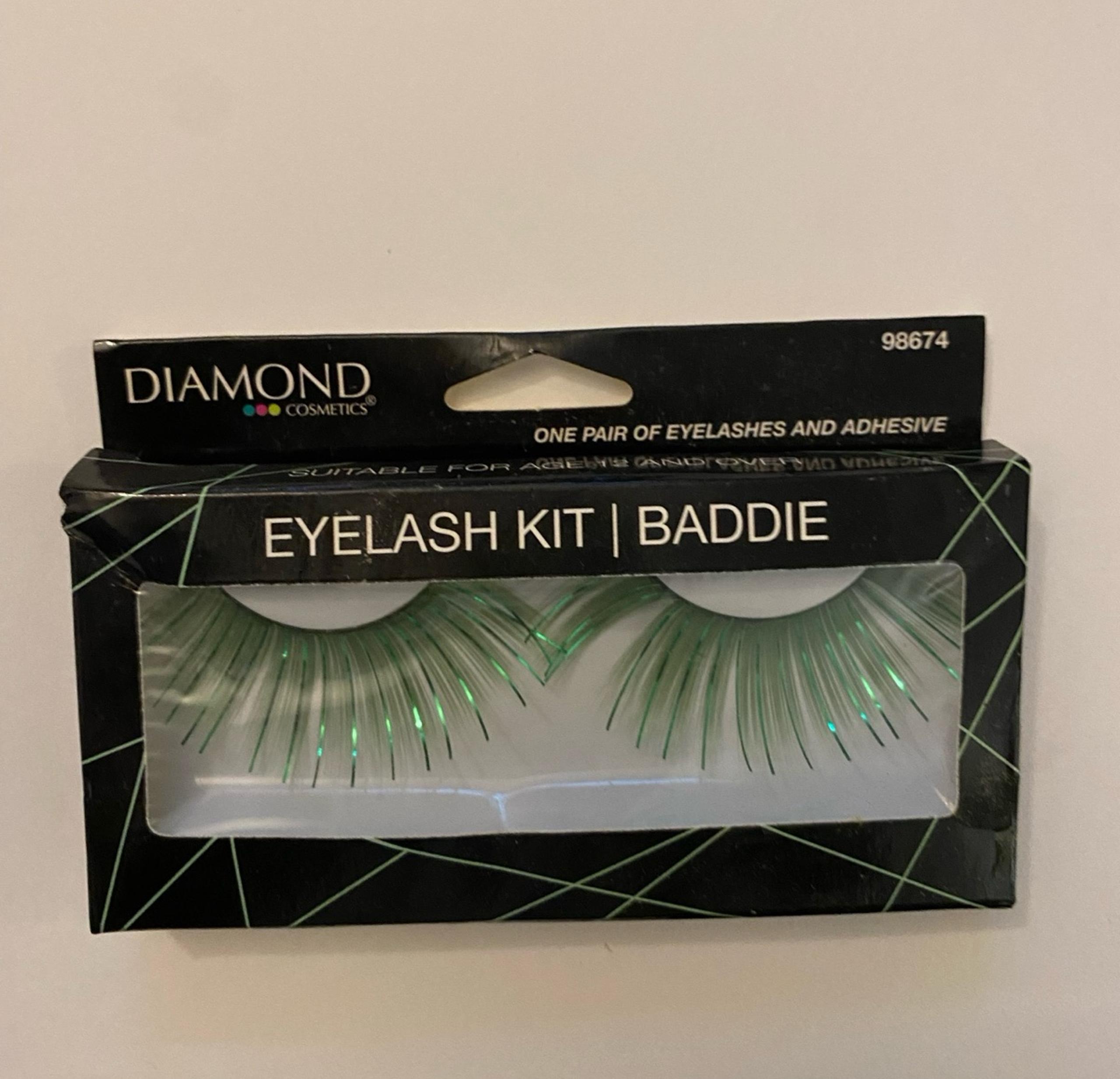 BRAND NEW! GREEN EYELASH BADDIE KIT