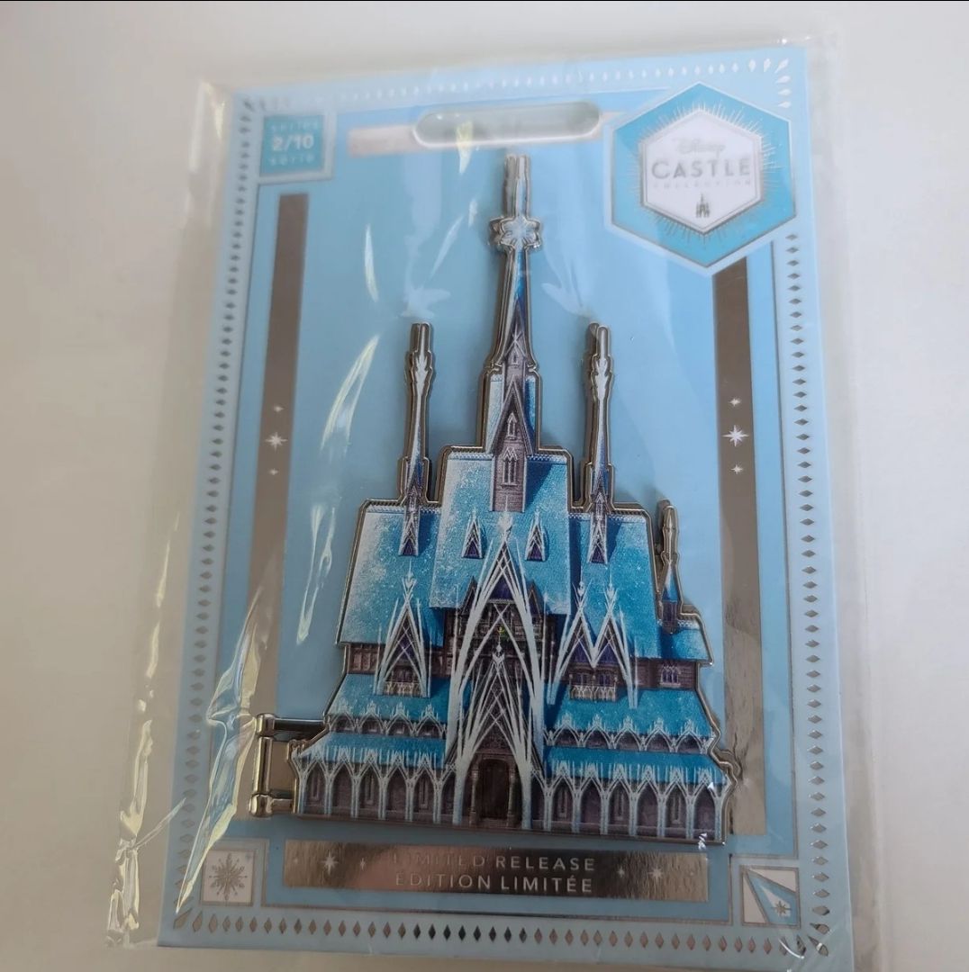 Disney Castle Collection Frozen pin