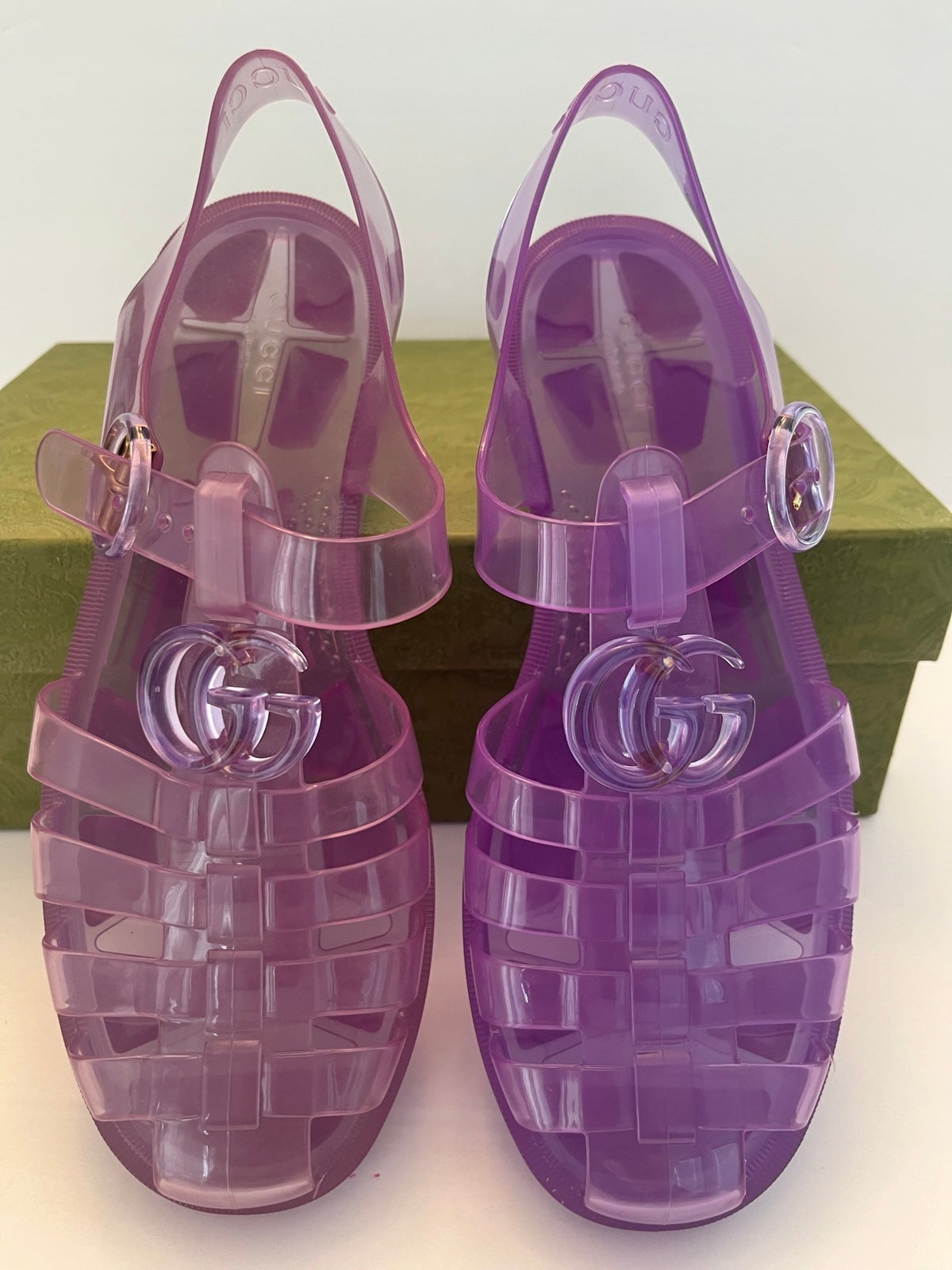 Gucci shiny rubber sandals