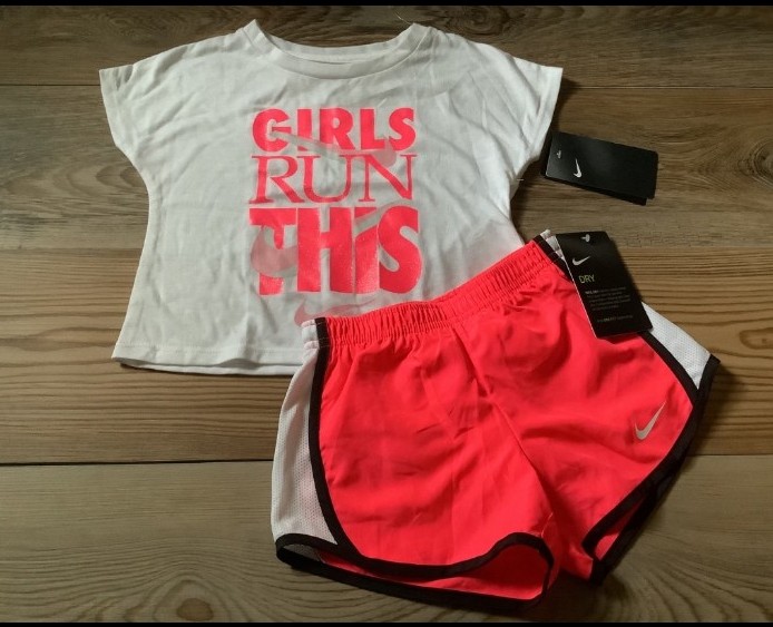 Nike girls “GIRLS RUN THIS” crop tee & shorts outfit size 4/4T( NWT )