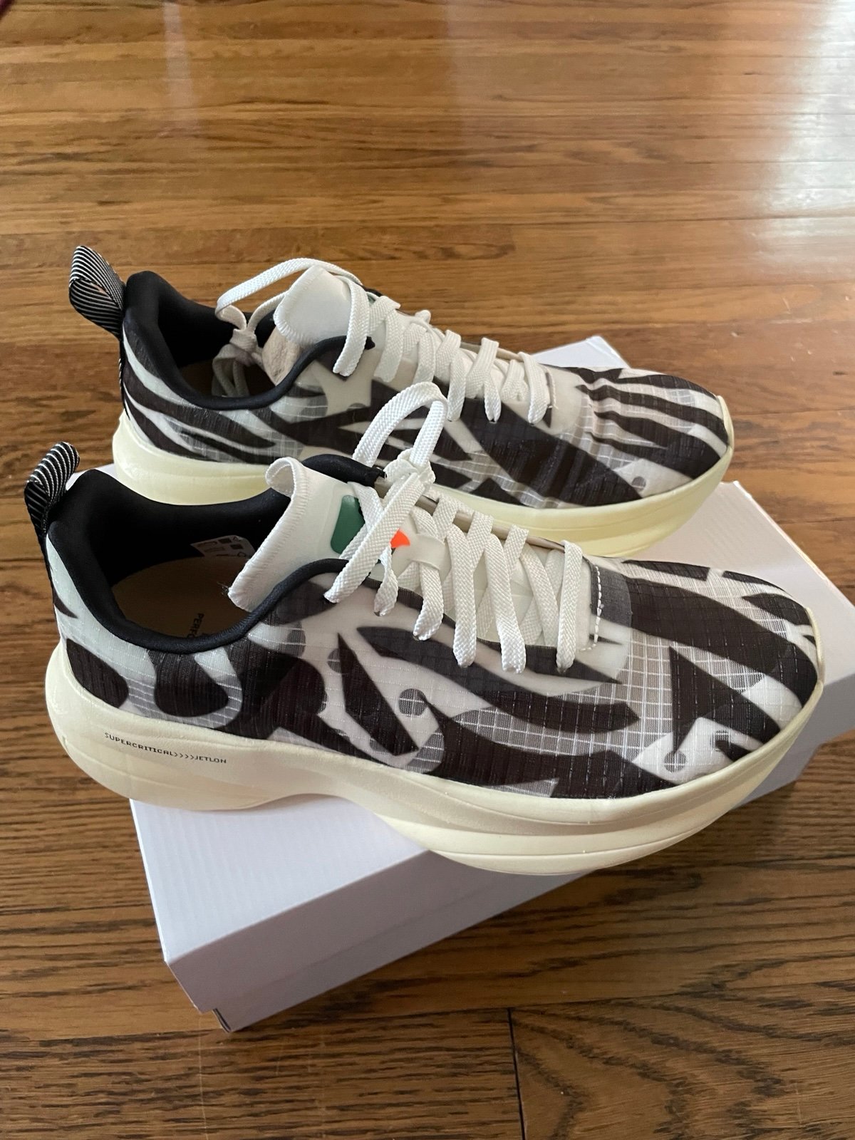 Brandblack Kaiju sneakers women’s 9