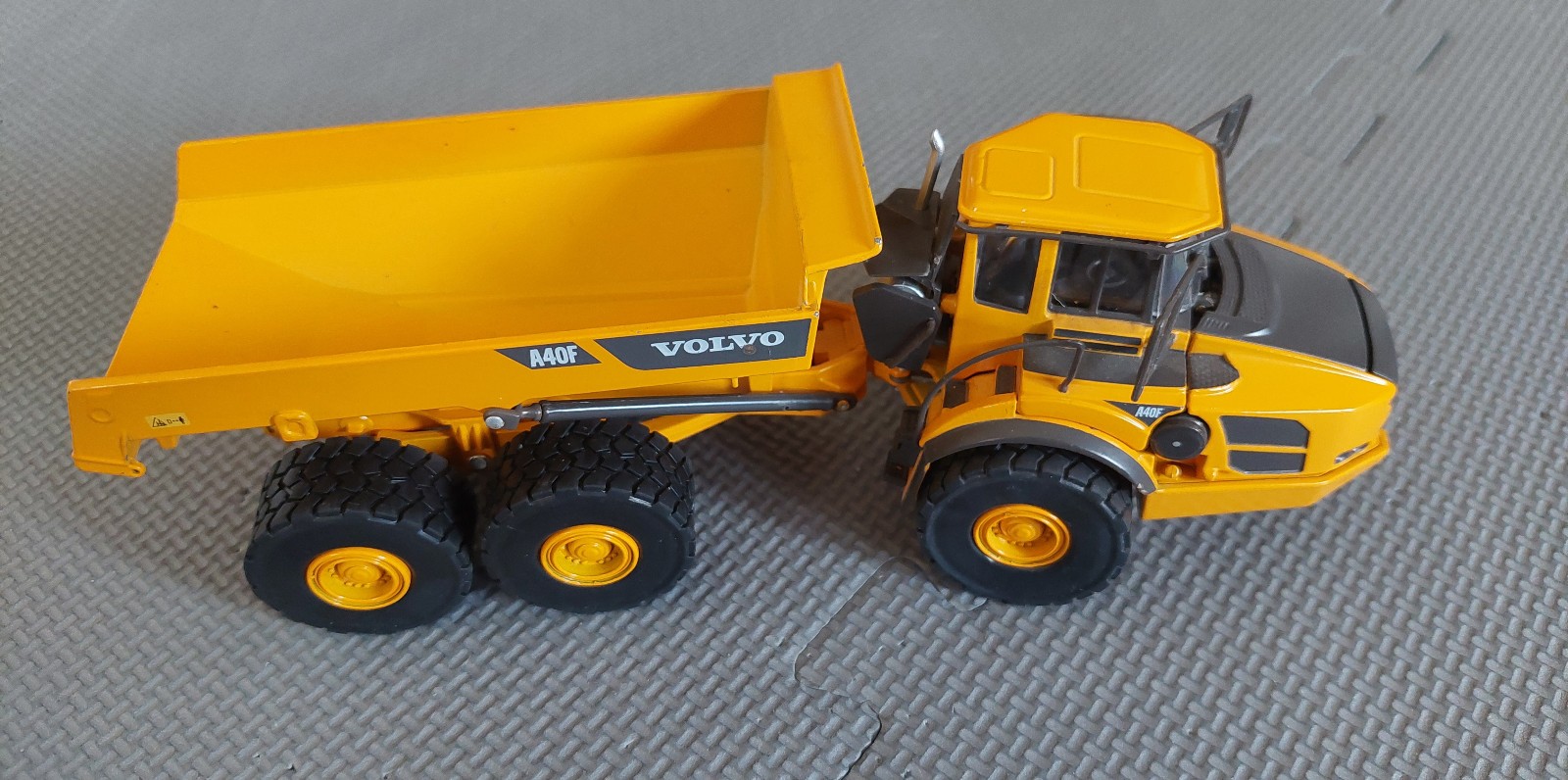 Motorcraft 1:50 Volvo A40F Articulated Hauler