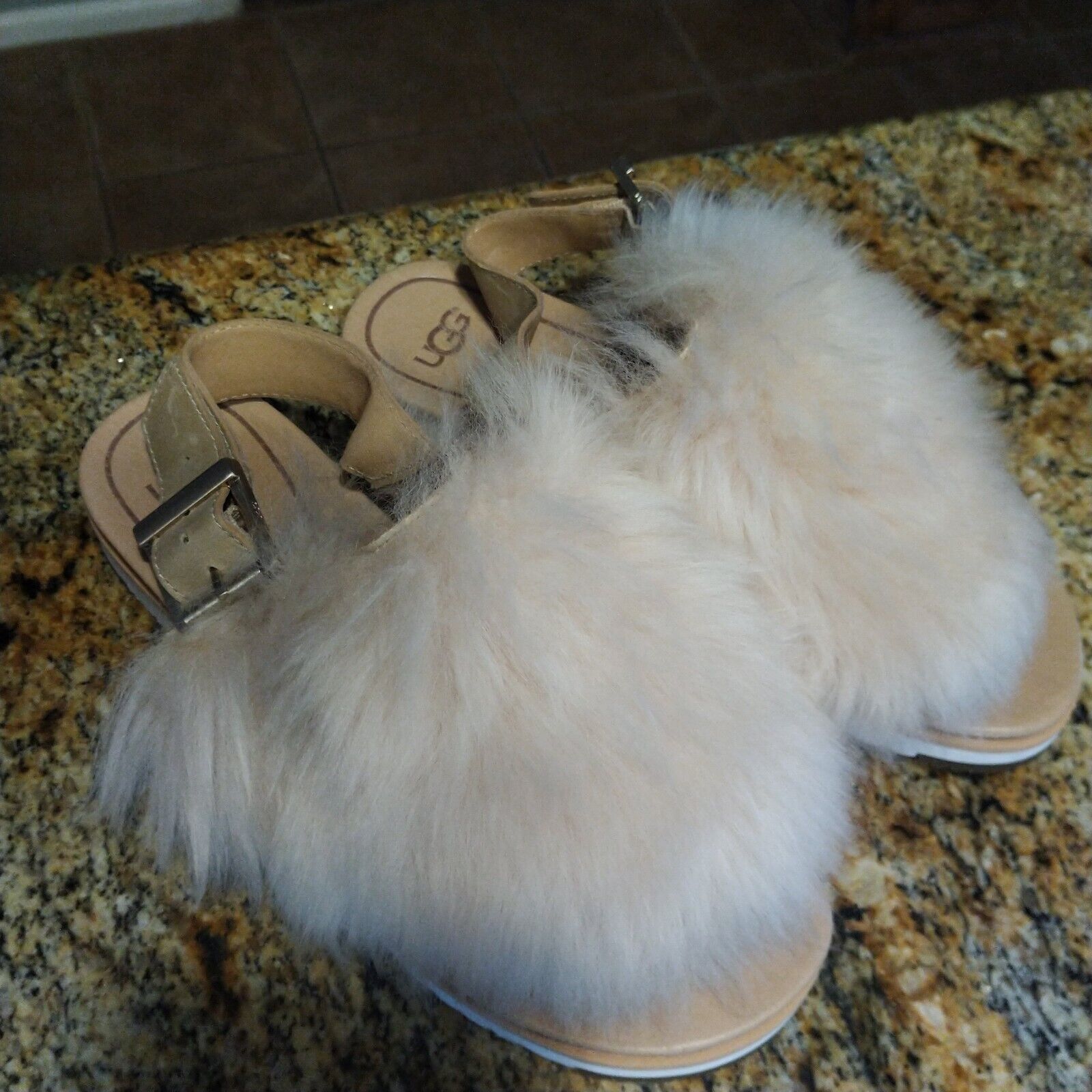 Ugg Australia 6.5 Womens Holly Soft Ochre 1019870 Casual Fashion Fur Sandal Shoe