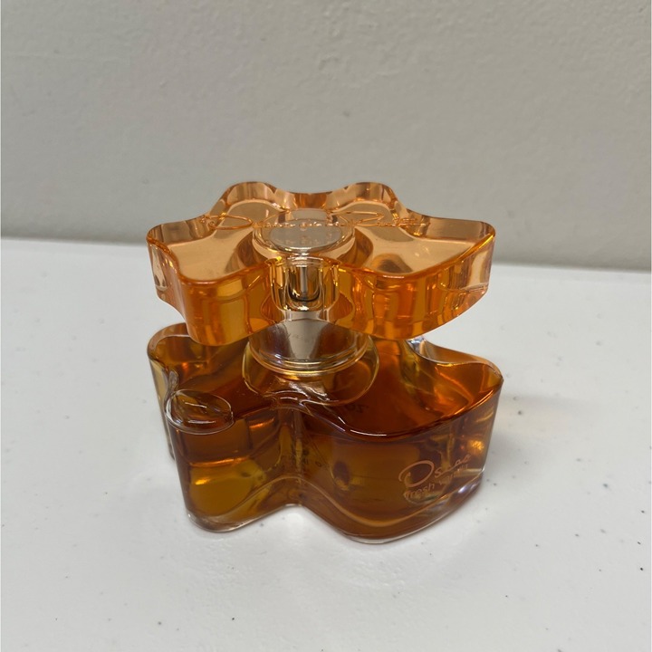 Oscar De La Renta Fresh Vanilla EDT Perfume Spray 2 oz NEW without Box VTG Y2K