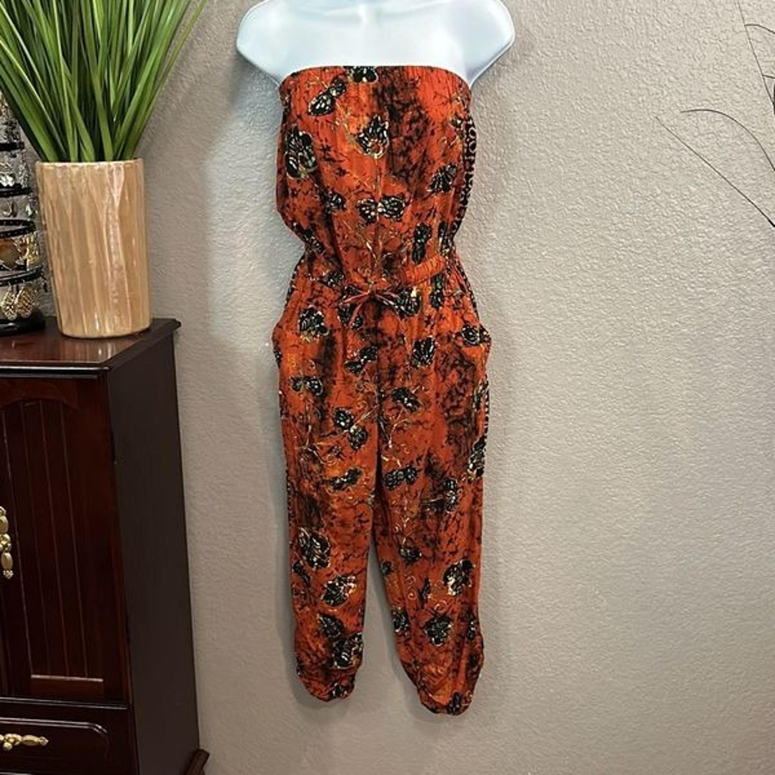 #439 American rag sleeveless printed jumper size extra small