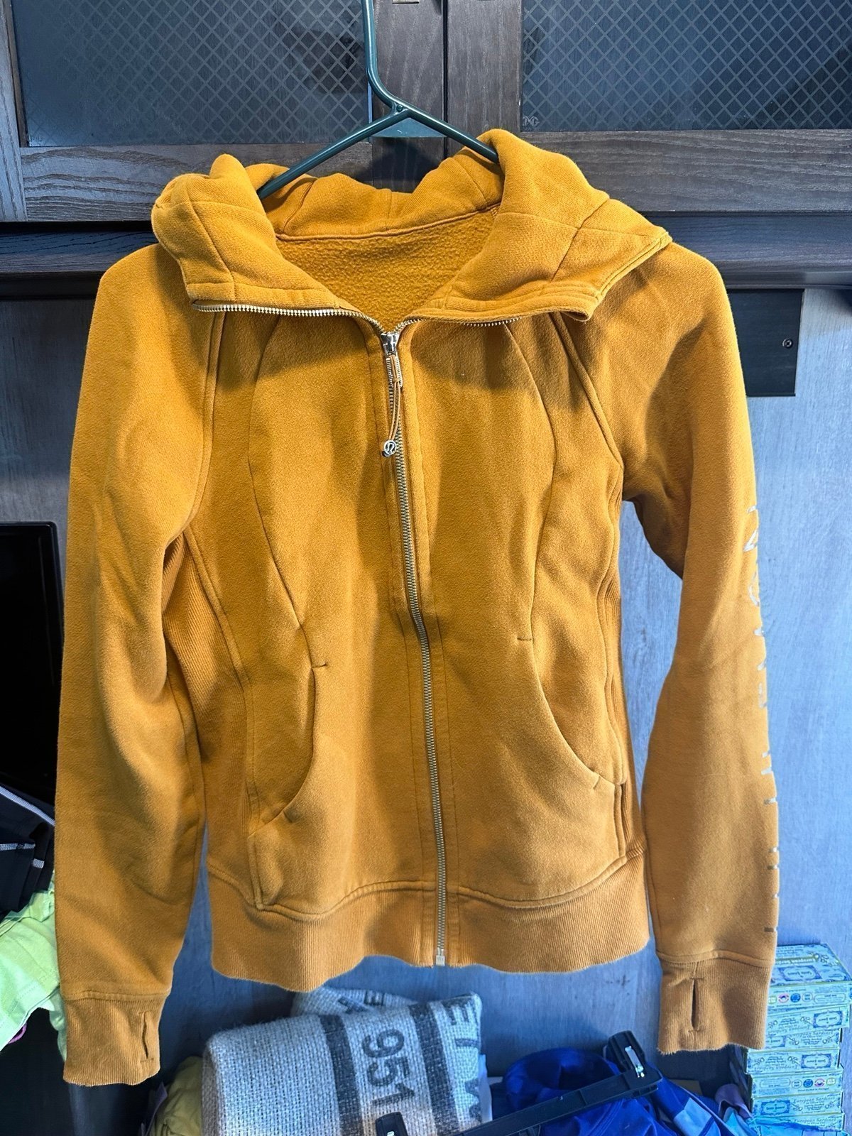 Lululemon lunar scuba size 4