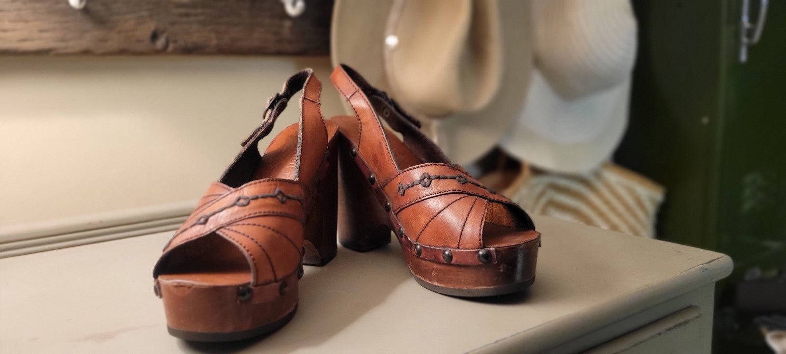 Vtg 70s wood leather QualiCraft Wedge Heels