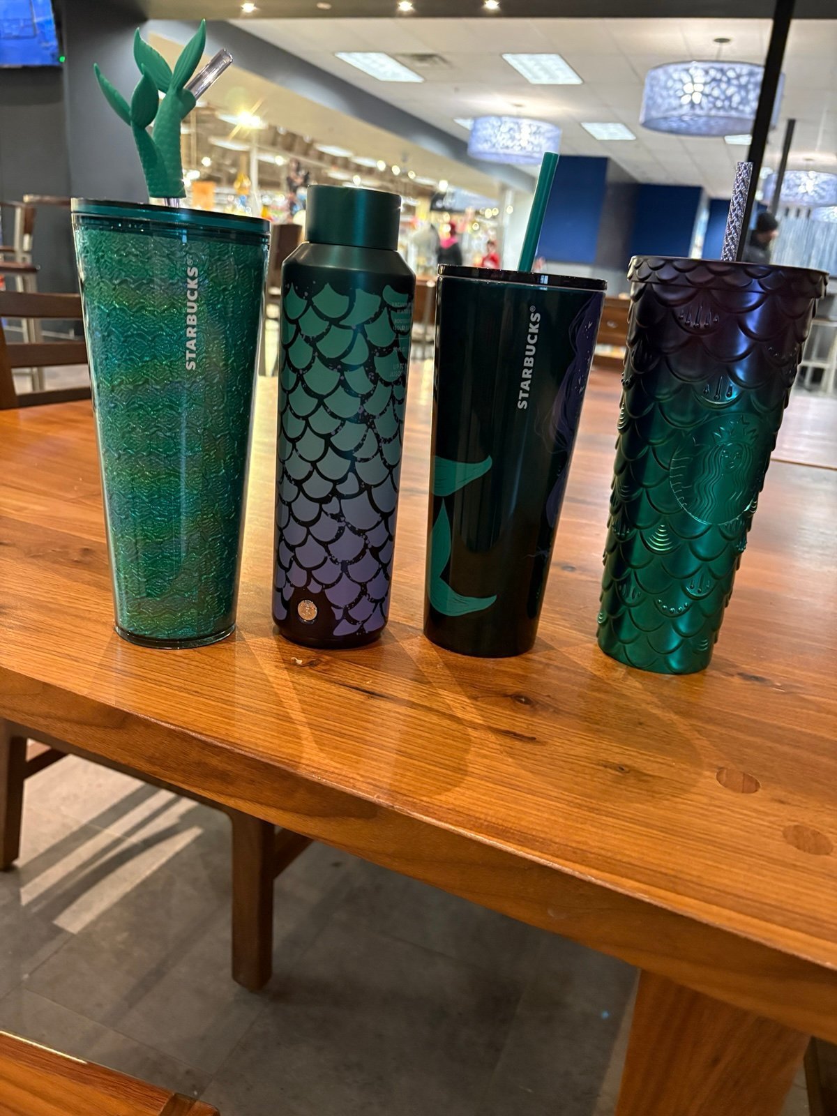 Starbucks Sirens Eye (Mermaid and scales) 2025