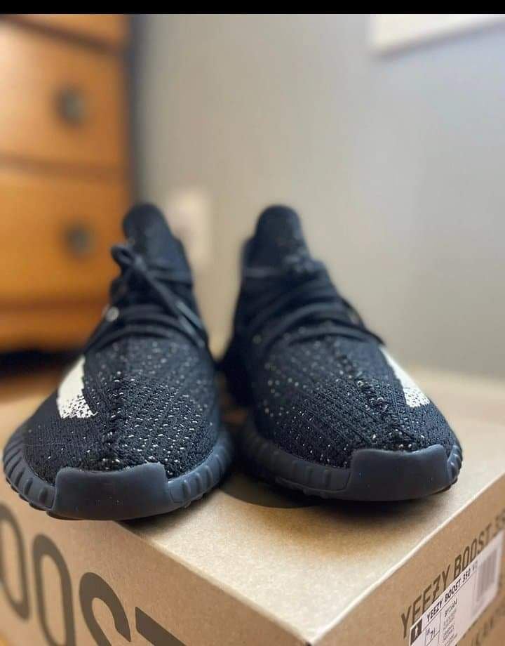 Yeezy Adidas Boost 350 V2 Oreo in Black/White/Grey