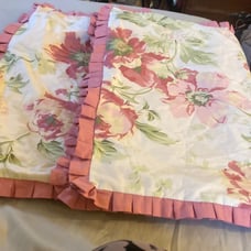 Pair of Mary Jane’s standard shams