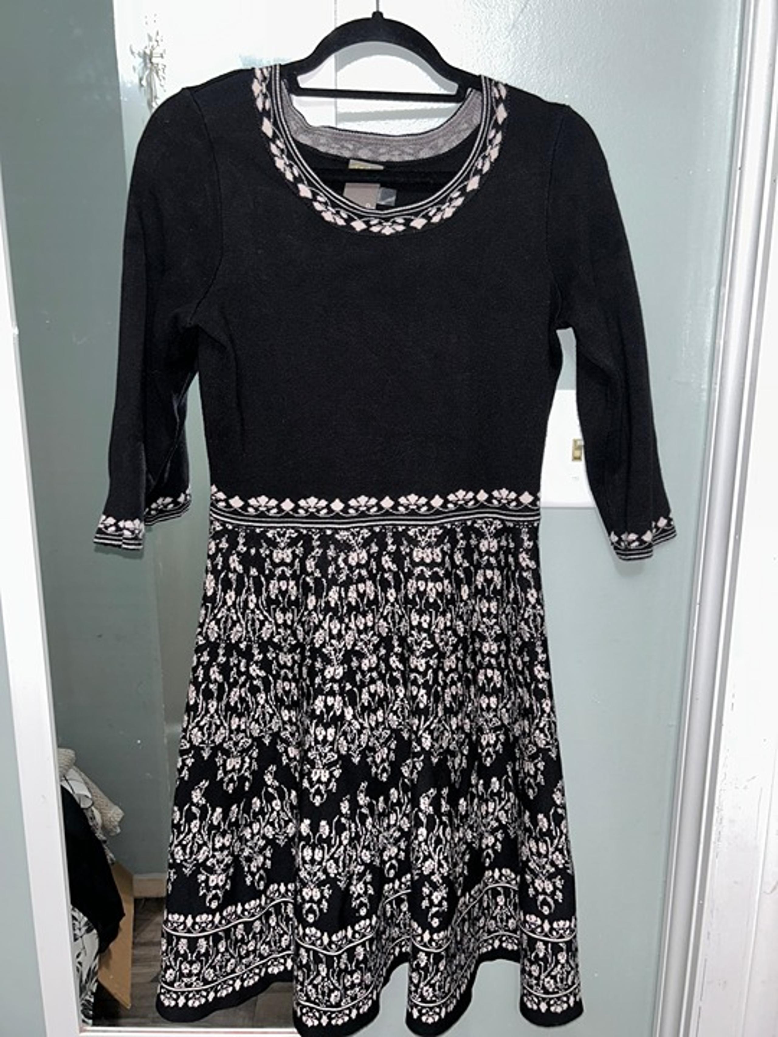 TAYLOR WOMEN'S KNIT SWEATER DRESS FIT & FLARE BLACK & WHITE SIZE MEDIUM