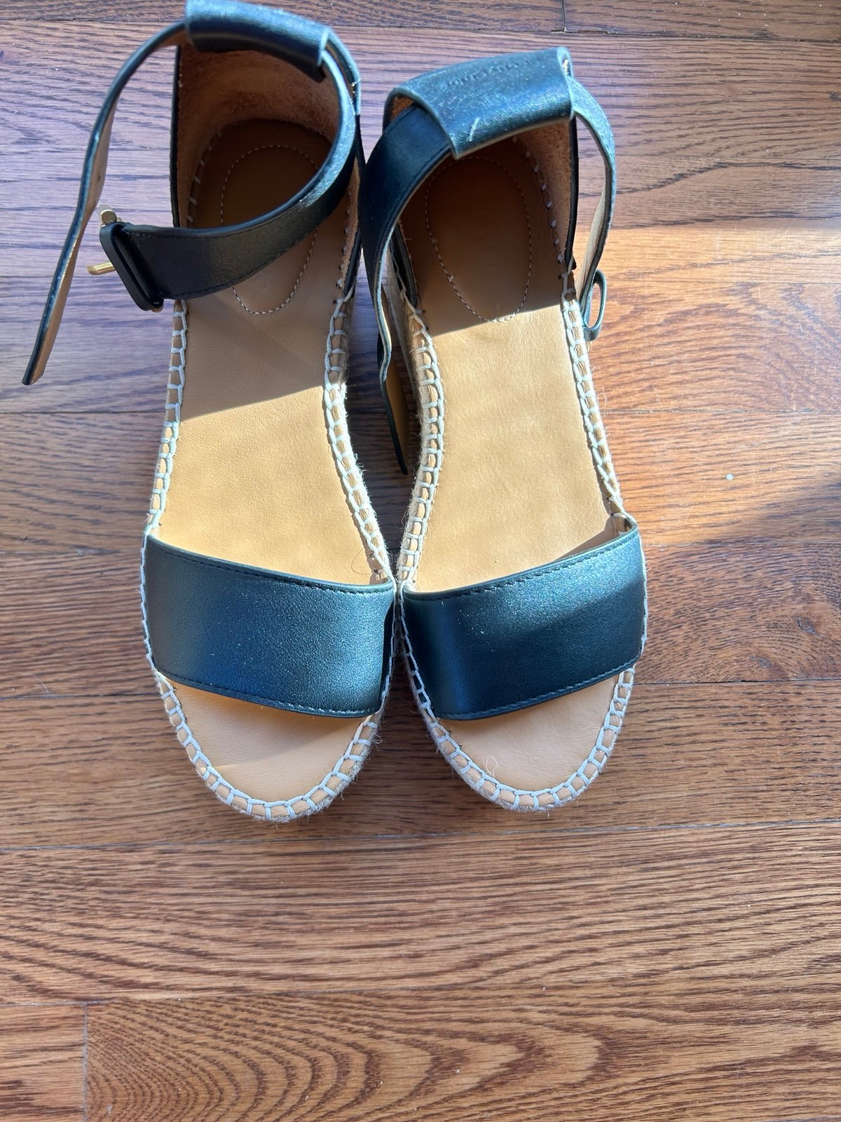 NWOT See by Chloe Glyn flatform sandals.