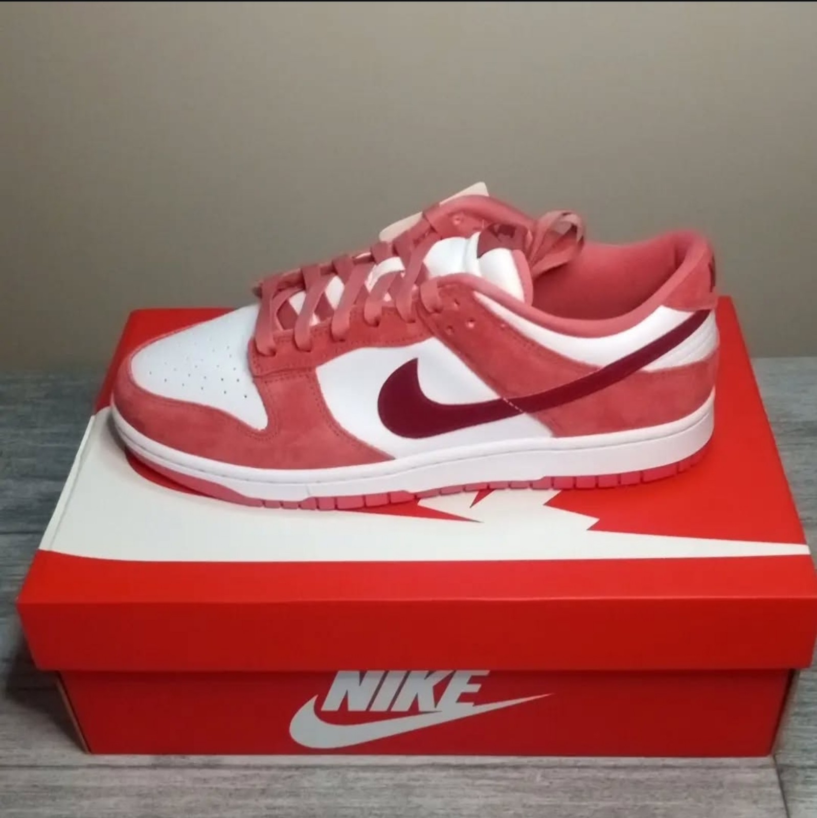 Nike Dunk Low Valentine's Day 2024 (W)(9.5M)