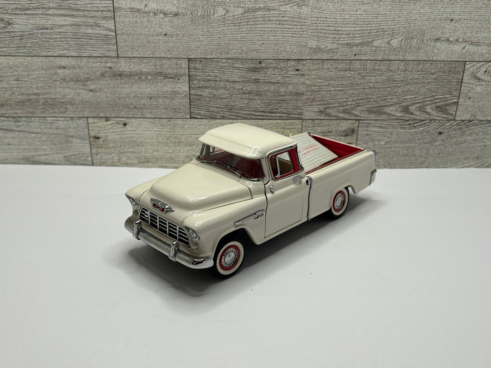 Franklin Mint Precision Model White ‘1955 Chevrolet Cameo Pickup Truck / Moving