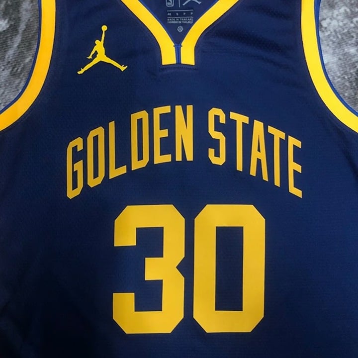 Steph Curry's 23rd season nba Warriors No. 30 basketball uniform (size L）