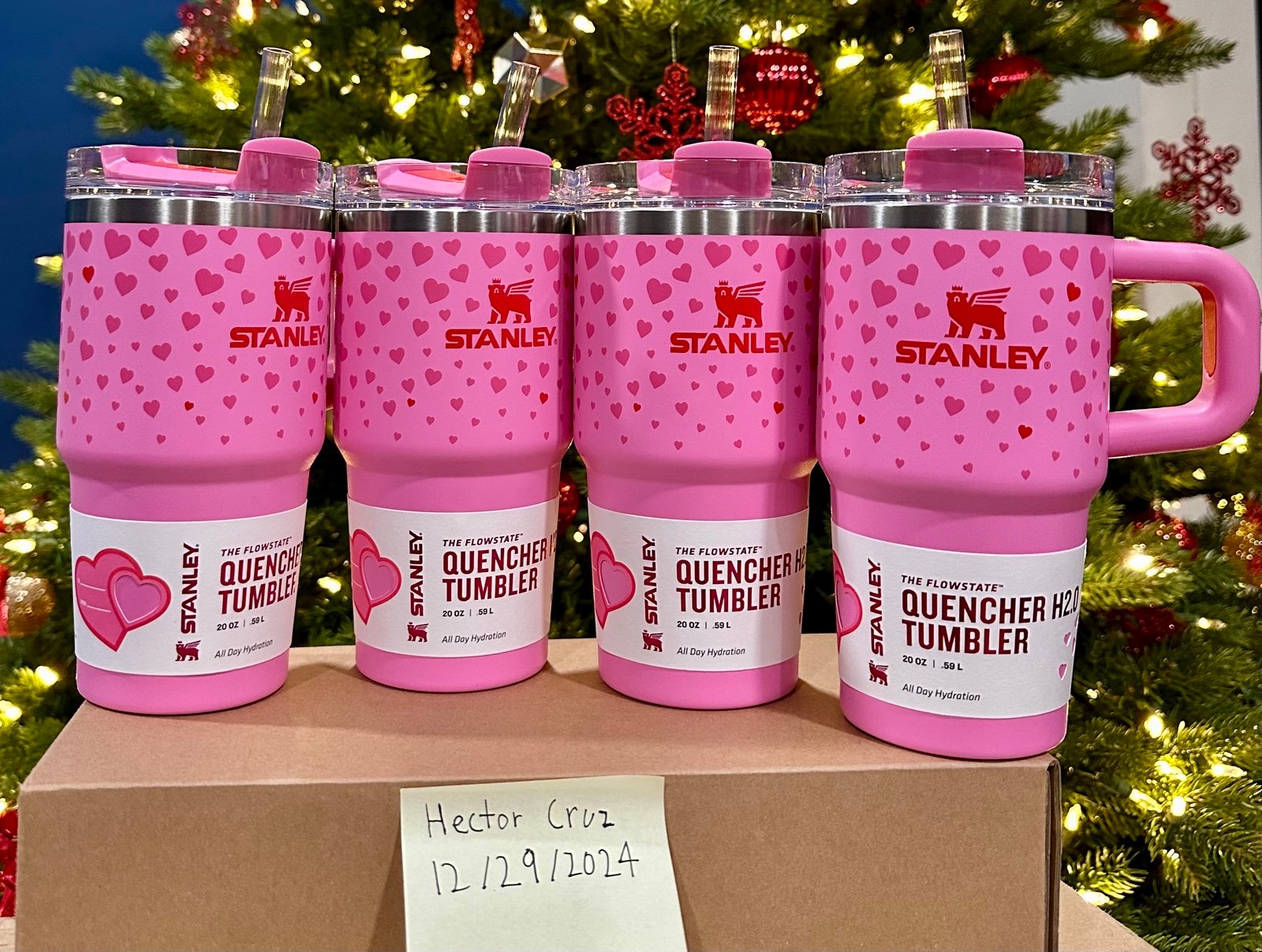 Stanley 20oz H2.0 Flowstate Quencher Tumbler - Sweet Hearts Fast Shipping