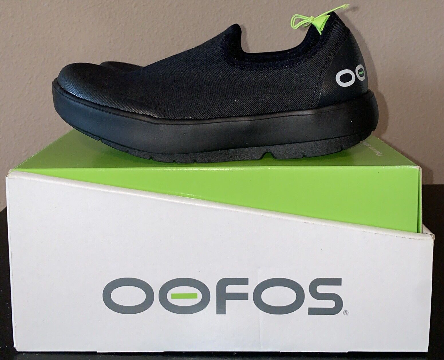 OOFOS OOMG Low Shoes Womens 7 Black Mesh Comfort Slip On Recovery Sneakers