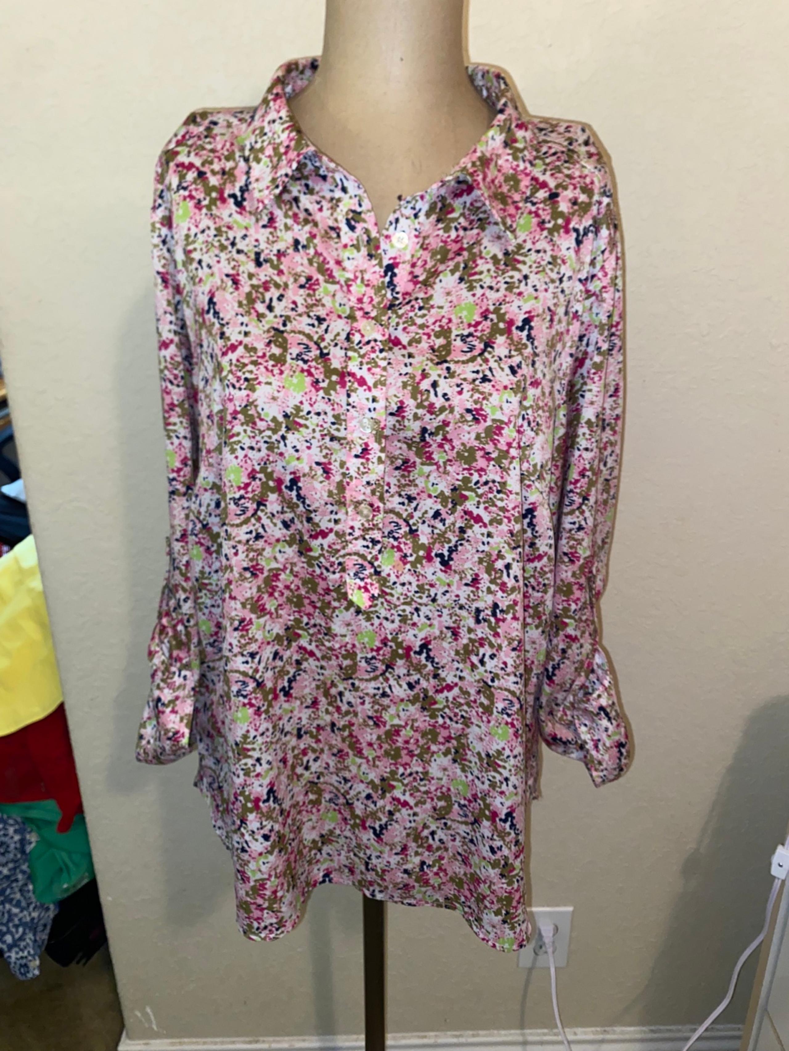 Women’s Ann Taylor long sleeve button down shirt
