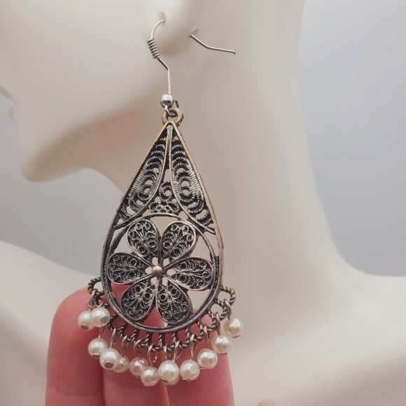 Silver laced filigree teardrop earrings