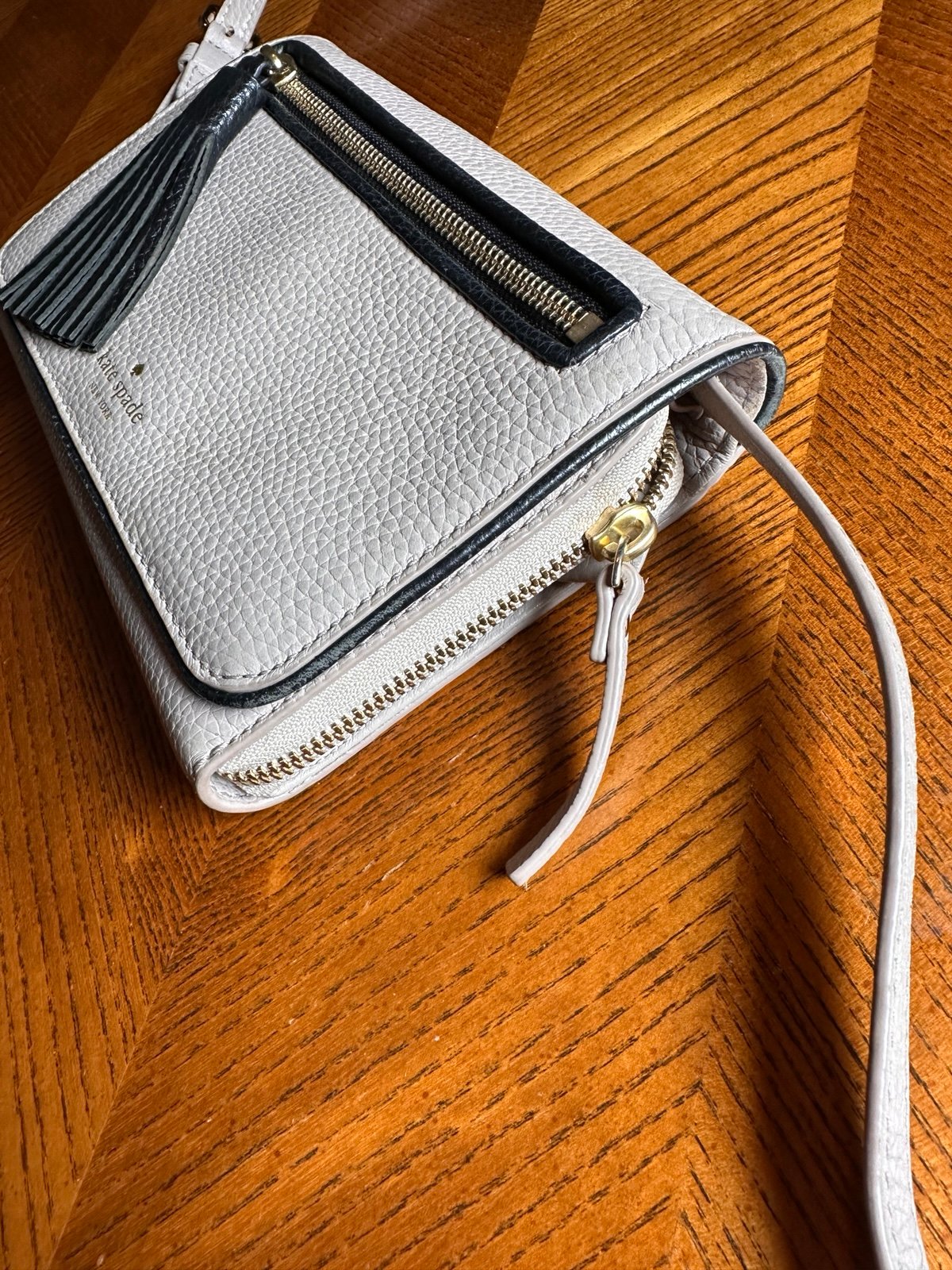 Kate Spade New York pocket book crossbody