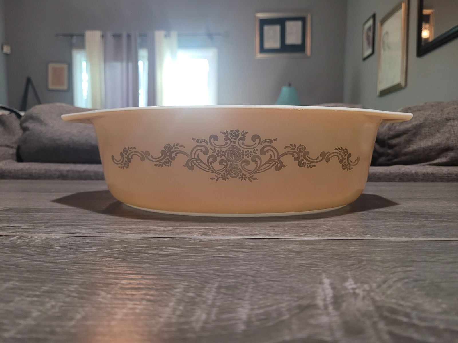 VTG Pyrex 1967 Golden Rose 045 with lid