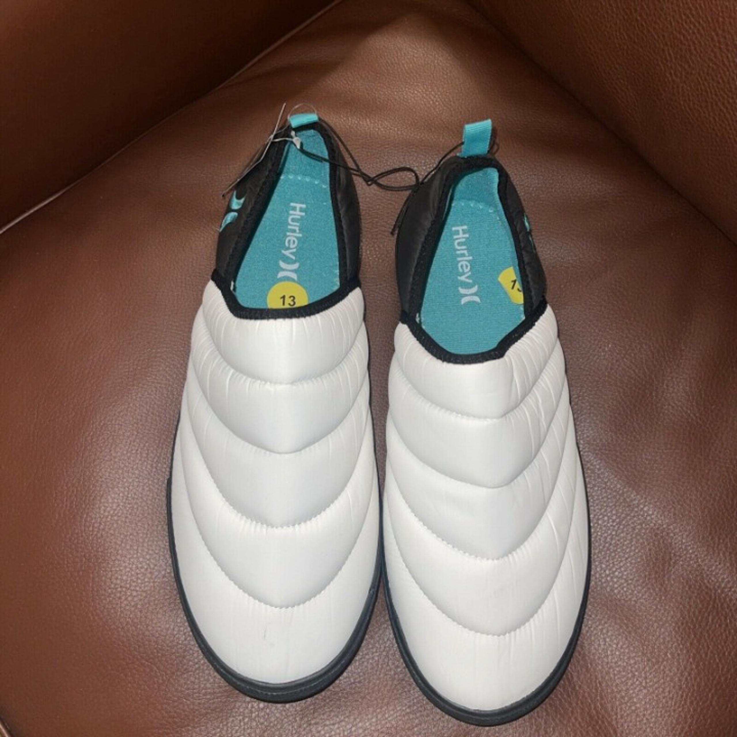 Hurley Puffer Chukka Slip On Shoes Loafers Men's SIZE 12 NWT White & Teal