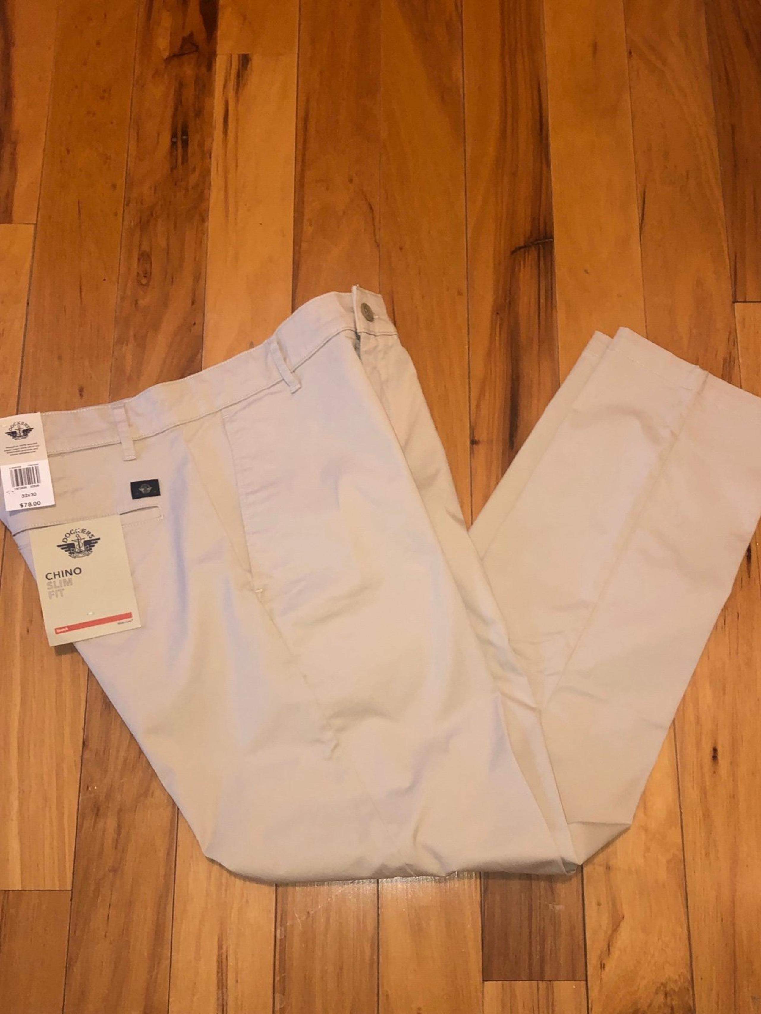 NWT Dockers Mens’ Chino Slim Fit Khaki Slacks Sz 32-30