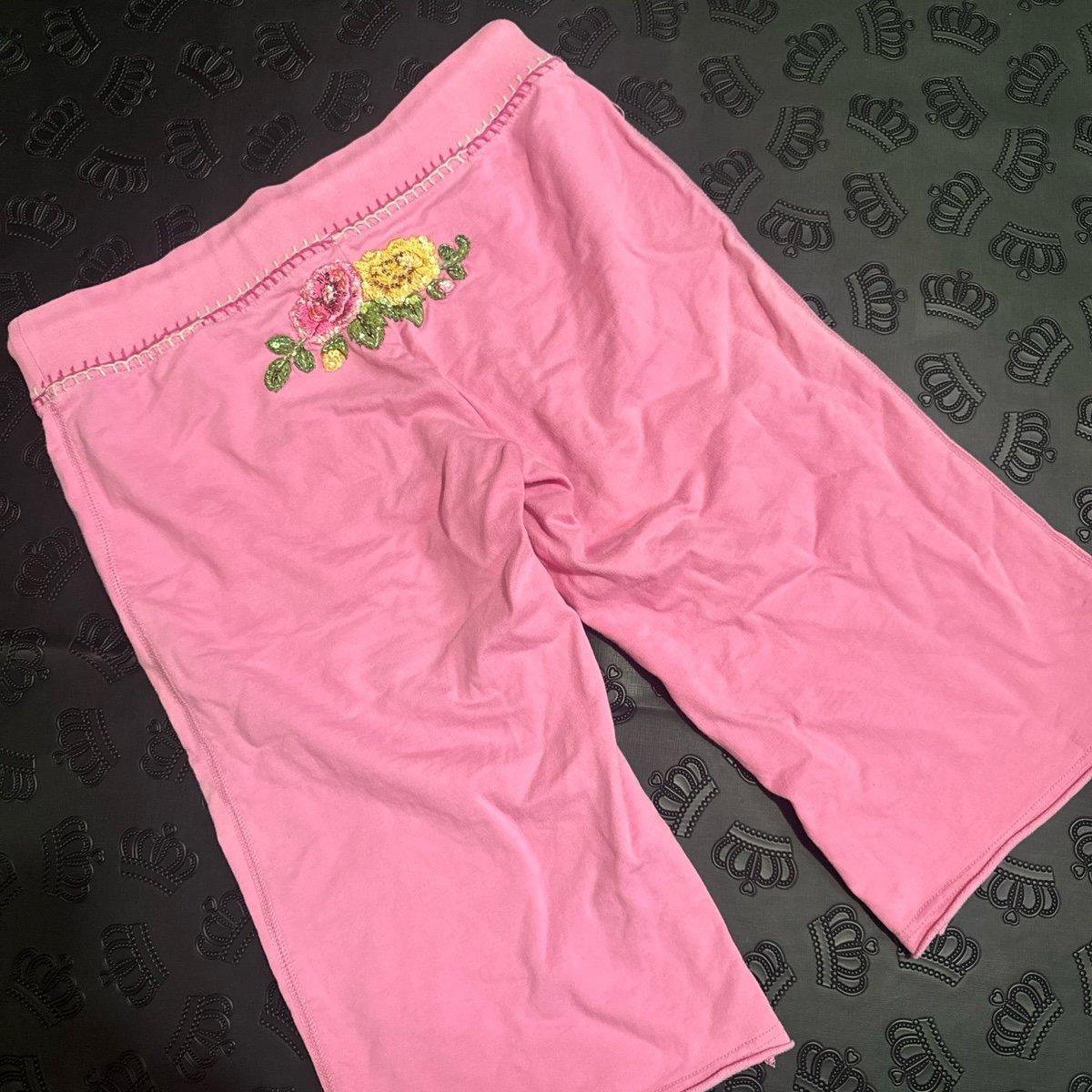 Twisted heart y2k shorts with embroidered tramp stamp flowers size medium