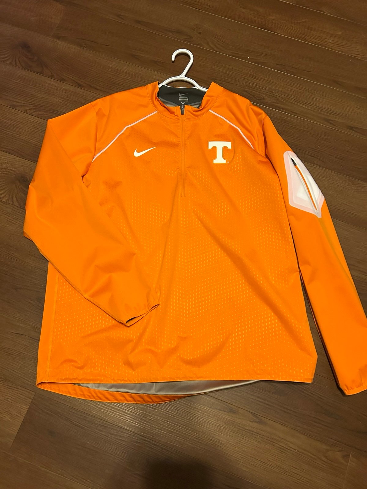 Nike tennessee volunteers team issue half zip windbreaker pullover
